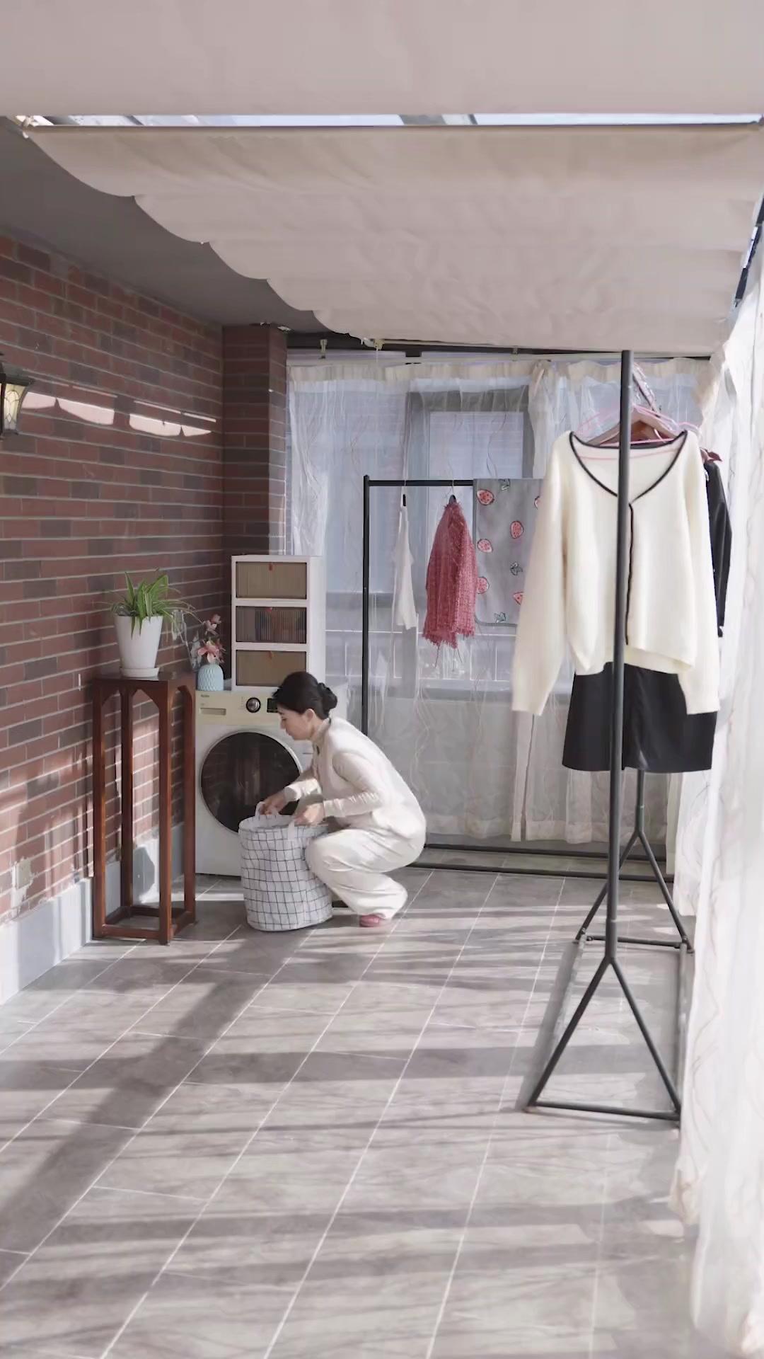 Malu dibongkar menantu live, gelak