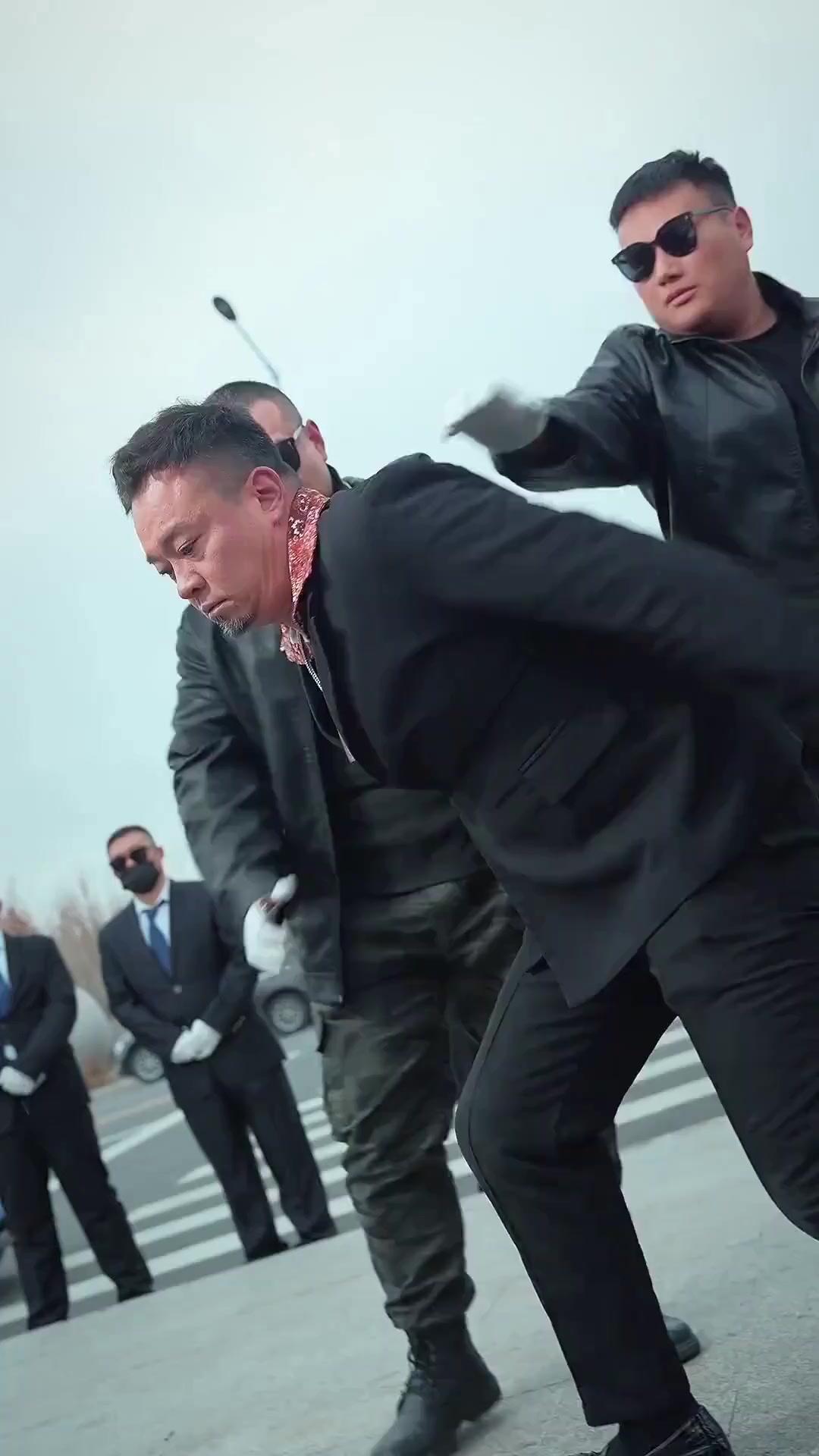 (Dubbed) What? The Noodle Vendor Was a King!