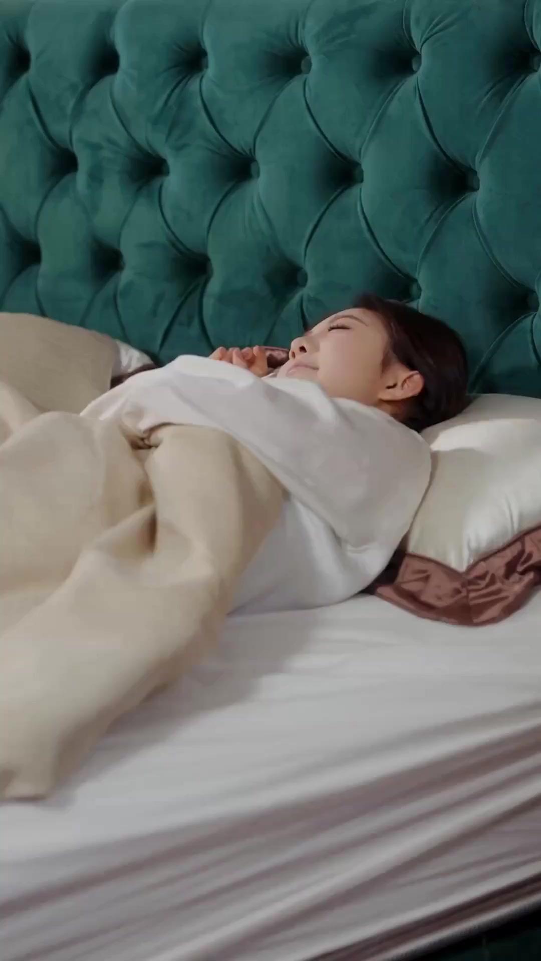 (Doblado)¡Cásate conmigo, demonio!