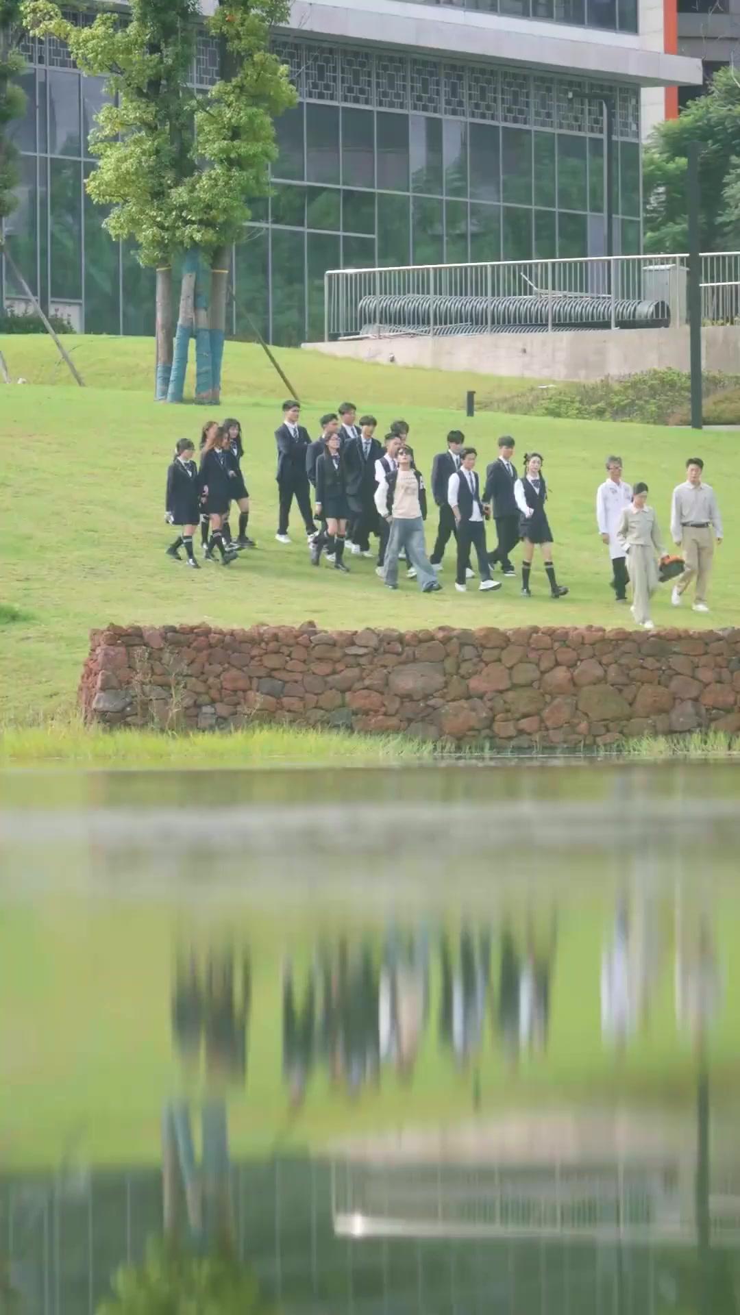 新しい担任はTUY ～超ウルトラやばい！！～