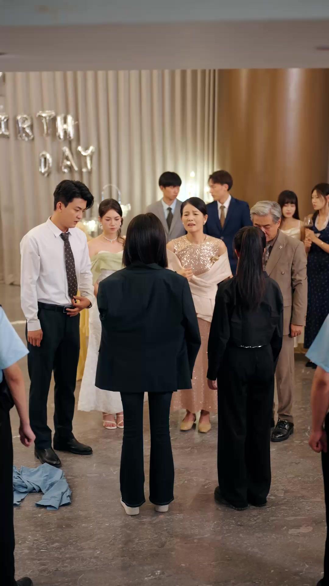 DU SANG SUR L'HÉRITAGE