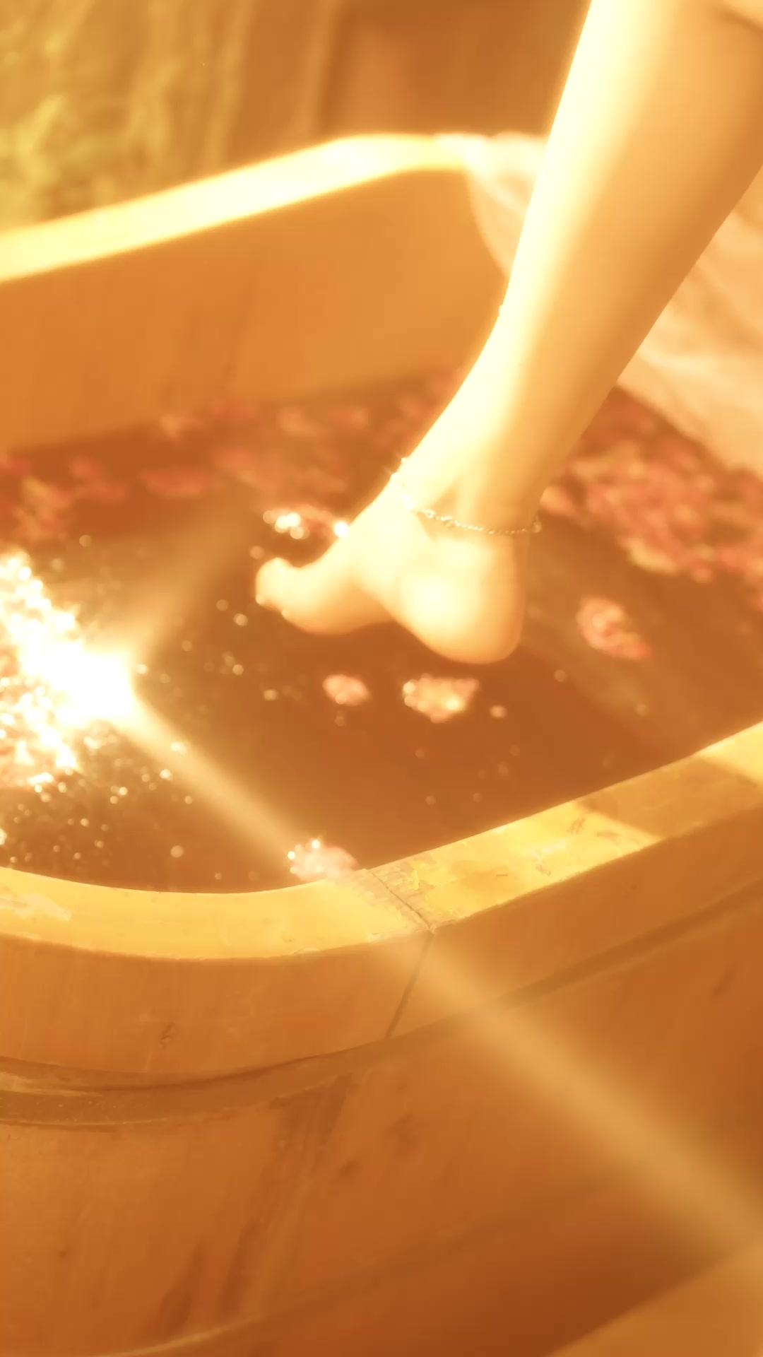 FLEUR DÉCHUE, ÂME EN COLÈRE