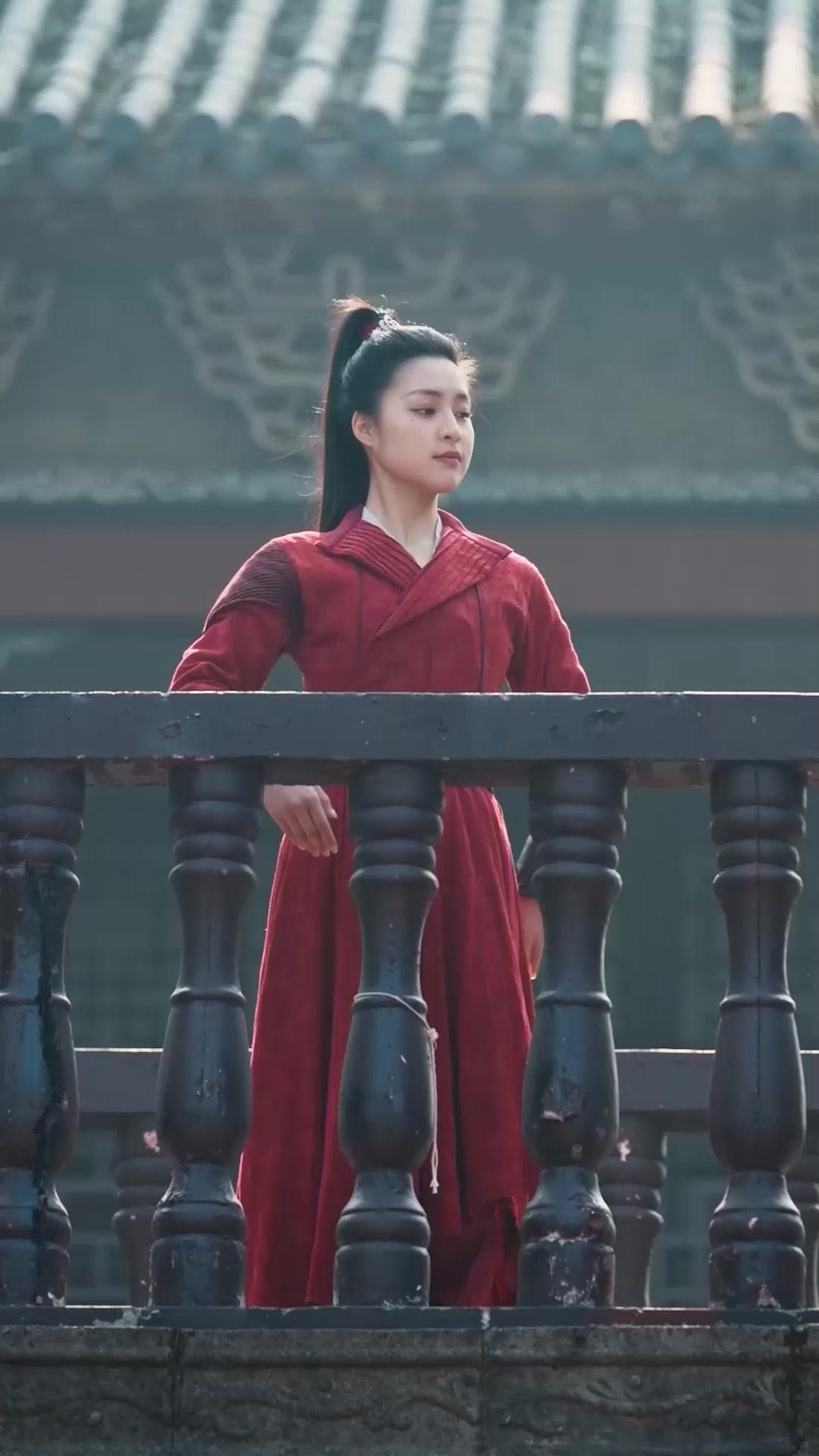 التّغنّي في مَهَبّ الرِّيحِ