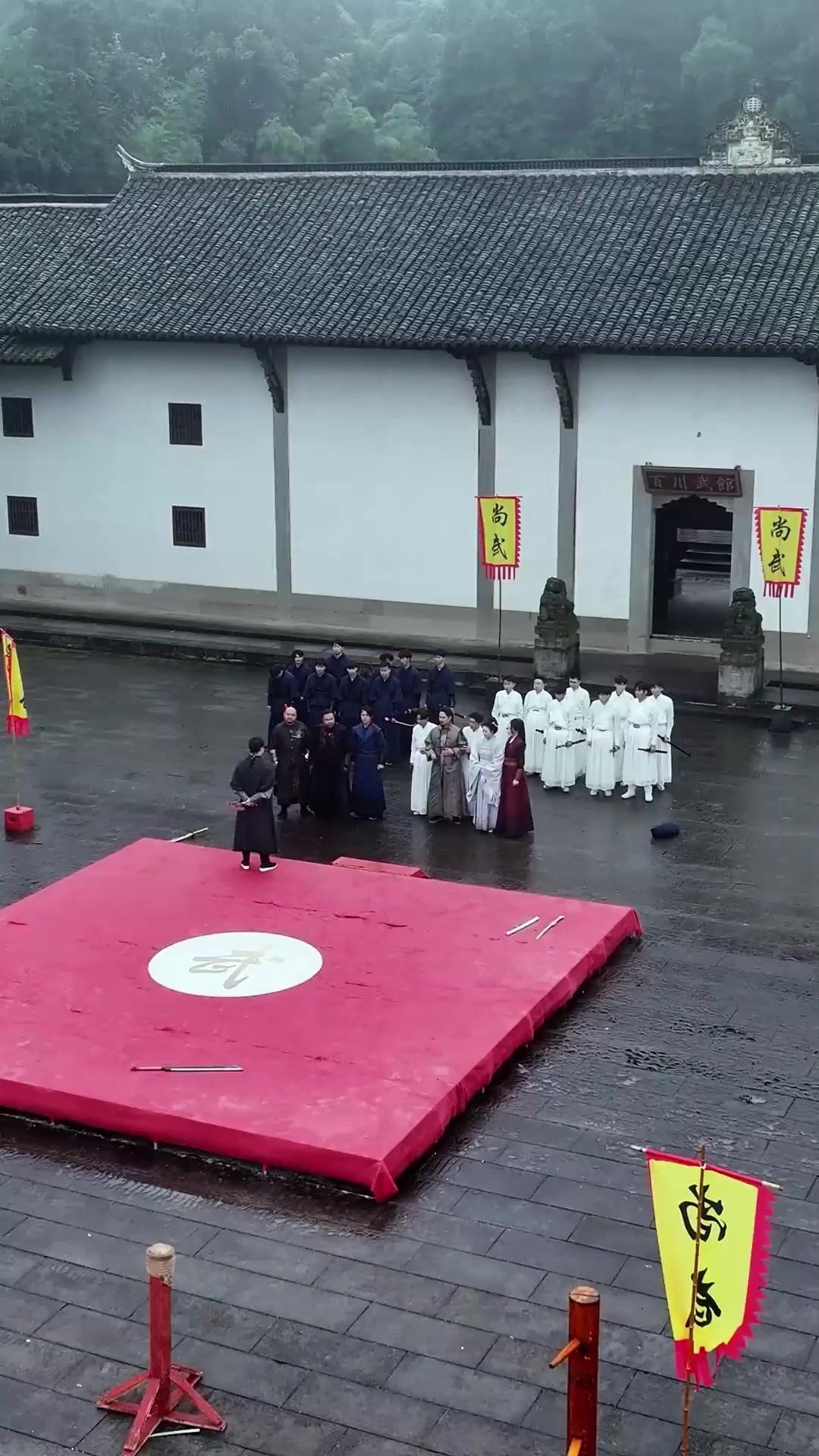 (配音) 屠刀在手，誰敢動我家人