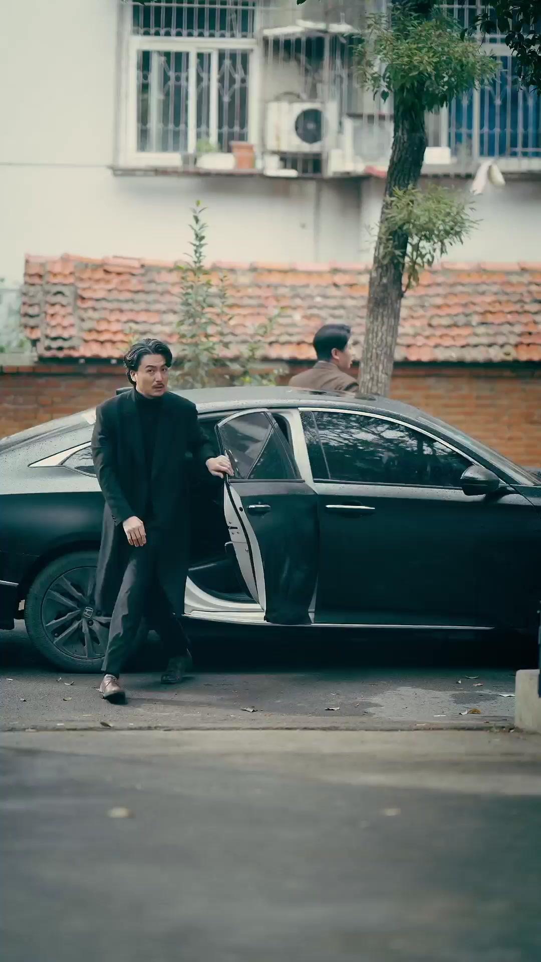 استفاق زوجي الغارق في الغيبوبة في ليلة زواجنا الثاني