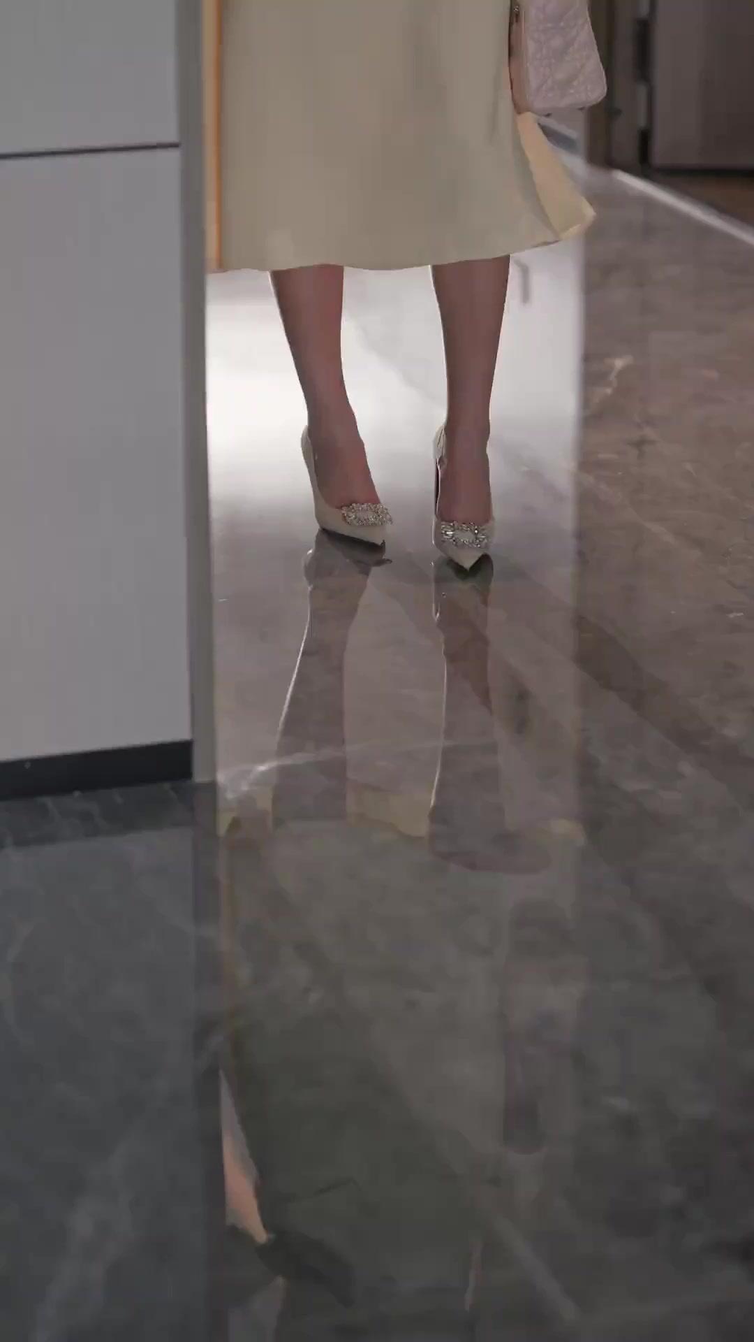 Mặt Nạ Hạnh Phúc