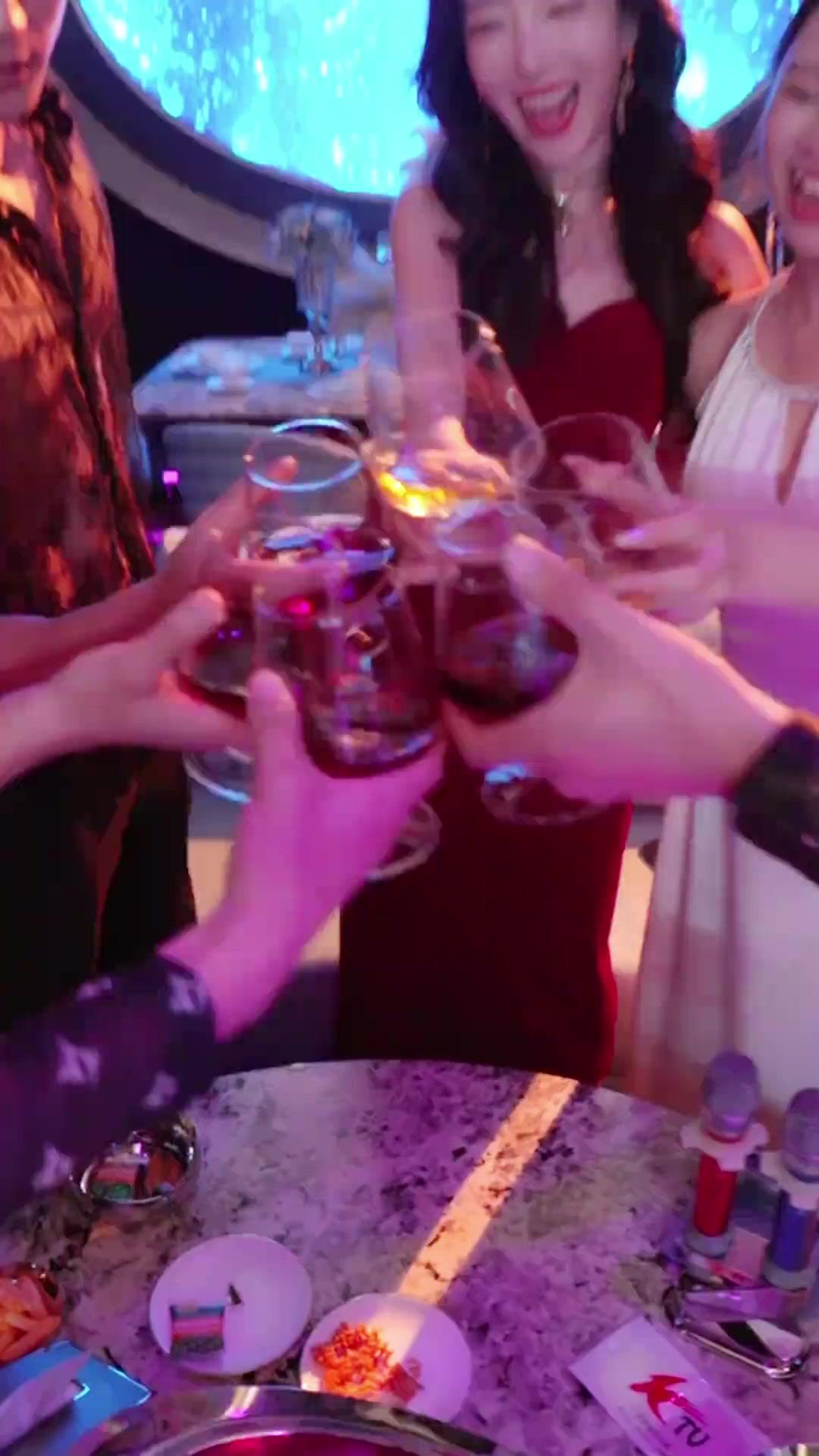 Chồng Mới Hay Ghen