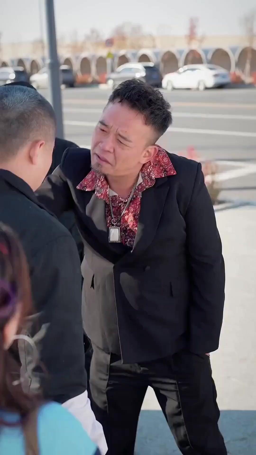 (Dubbed) What? The Noodle Vendor Was a King!