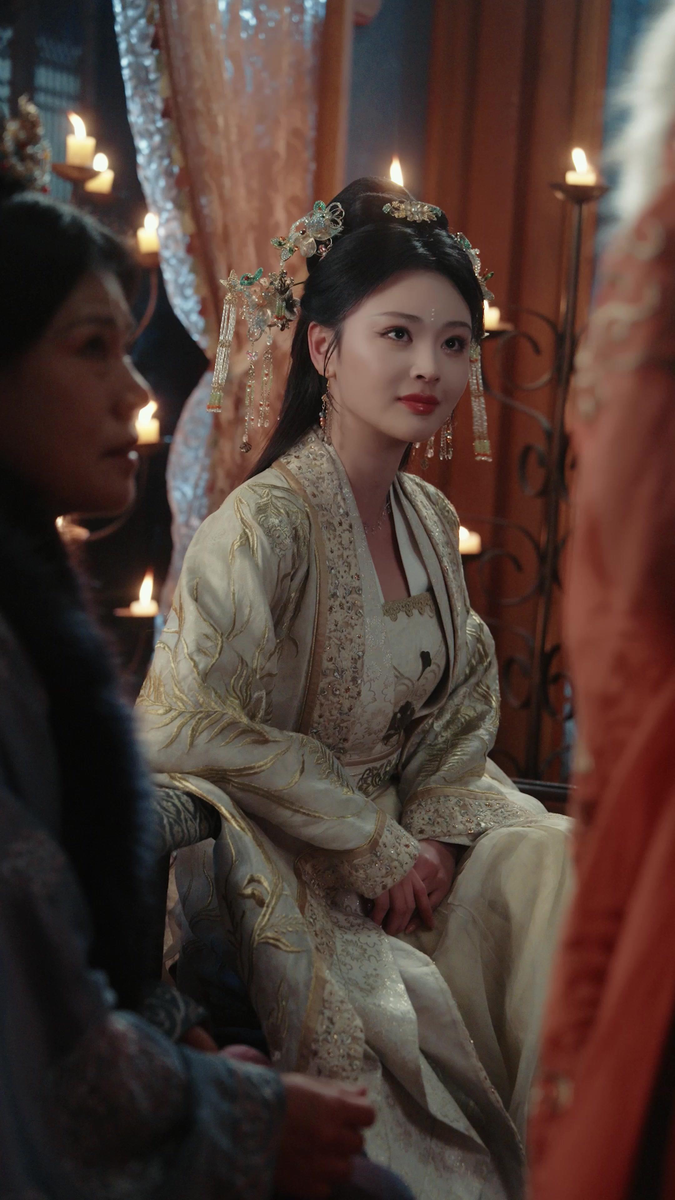 Cinta Kerajaan Yang Rumit