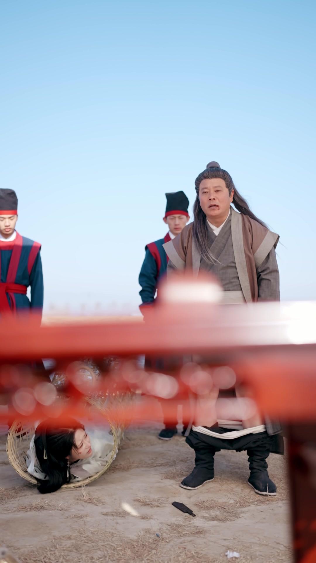 渣夫跪好，朕來了