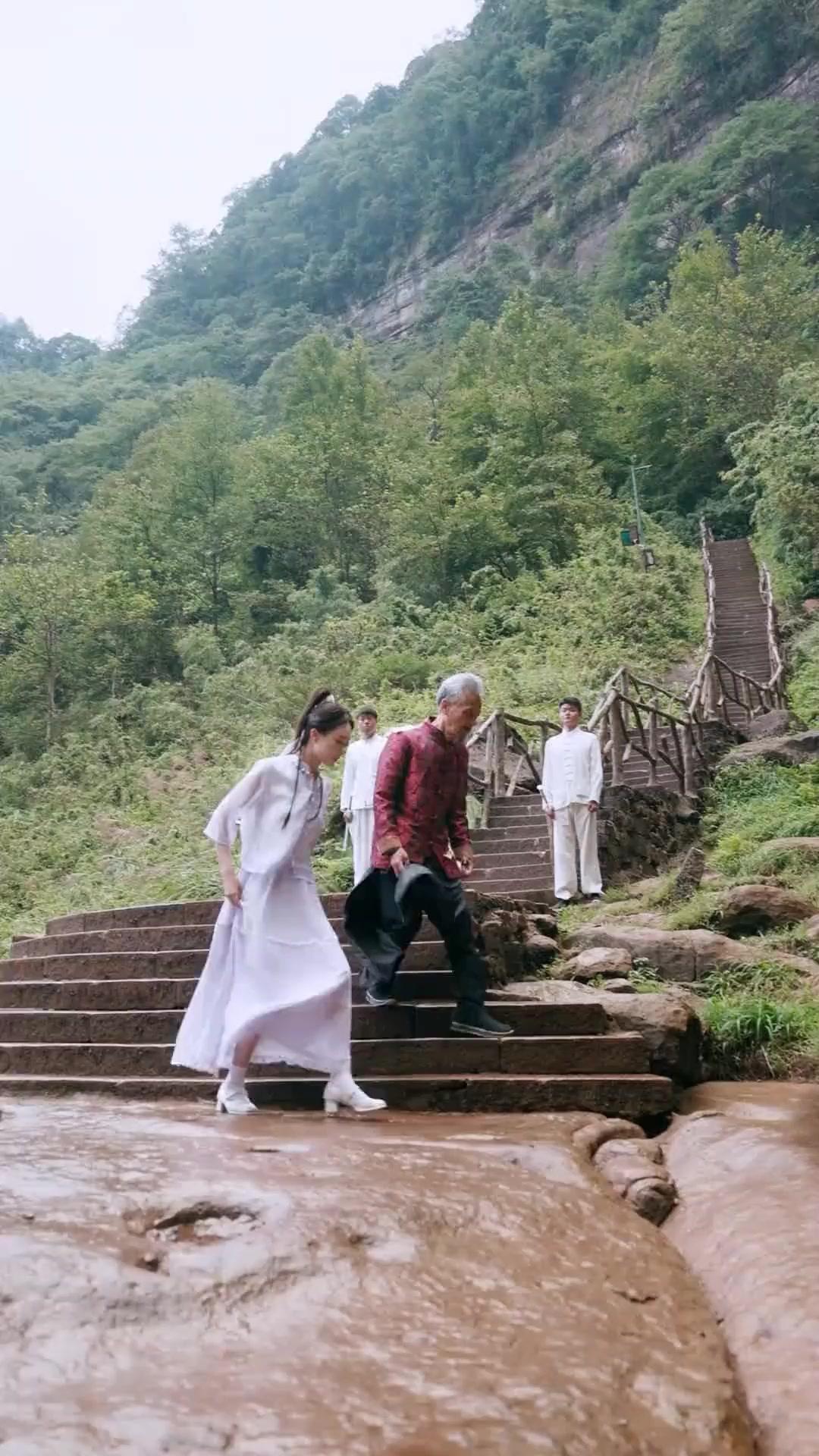  หนูน้อยผงาดเส้นทางจอมยุทธ์