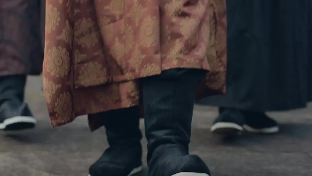 Legendary Hero: When Braid Tassels Speak Louder Than Swords