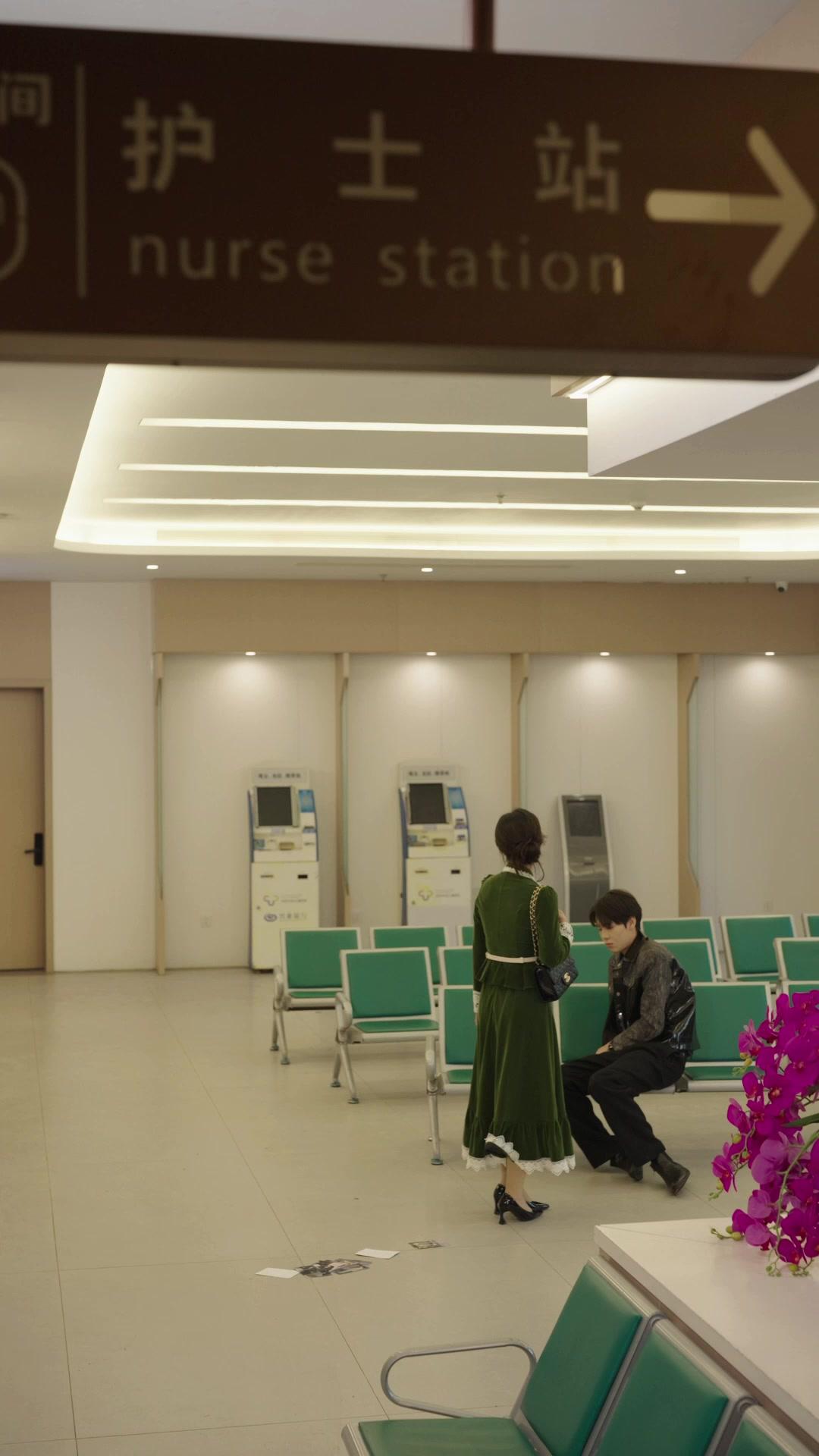 Jiwaku Jenderal, Tubuhku Istri CEO