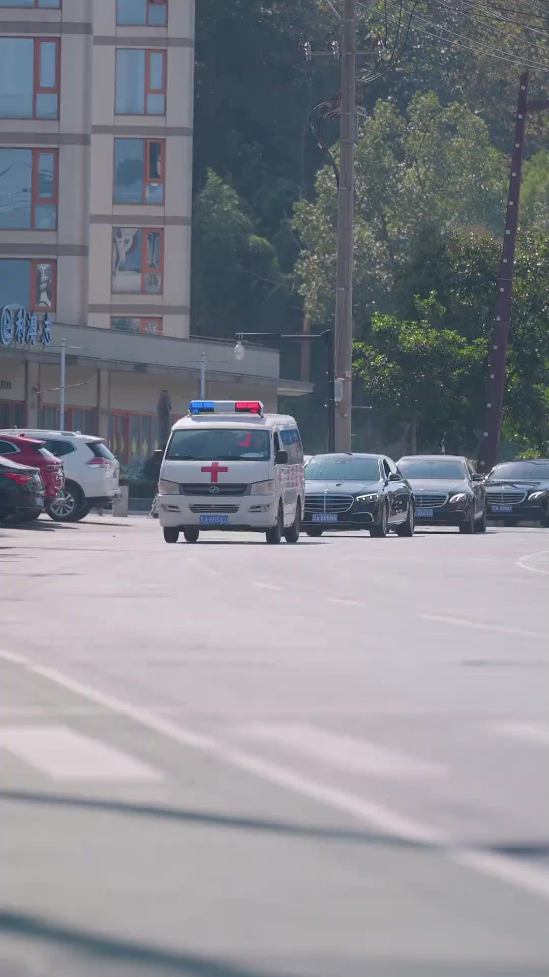 Dokter Jenius Mau Cerai