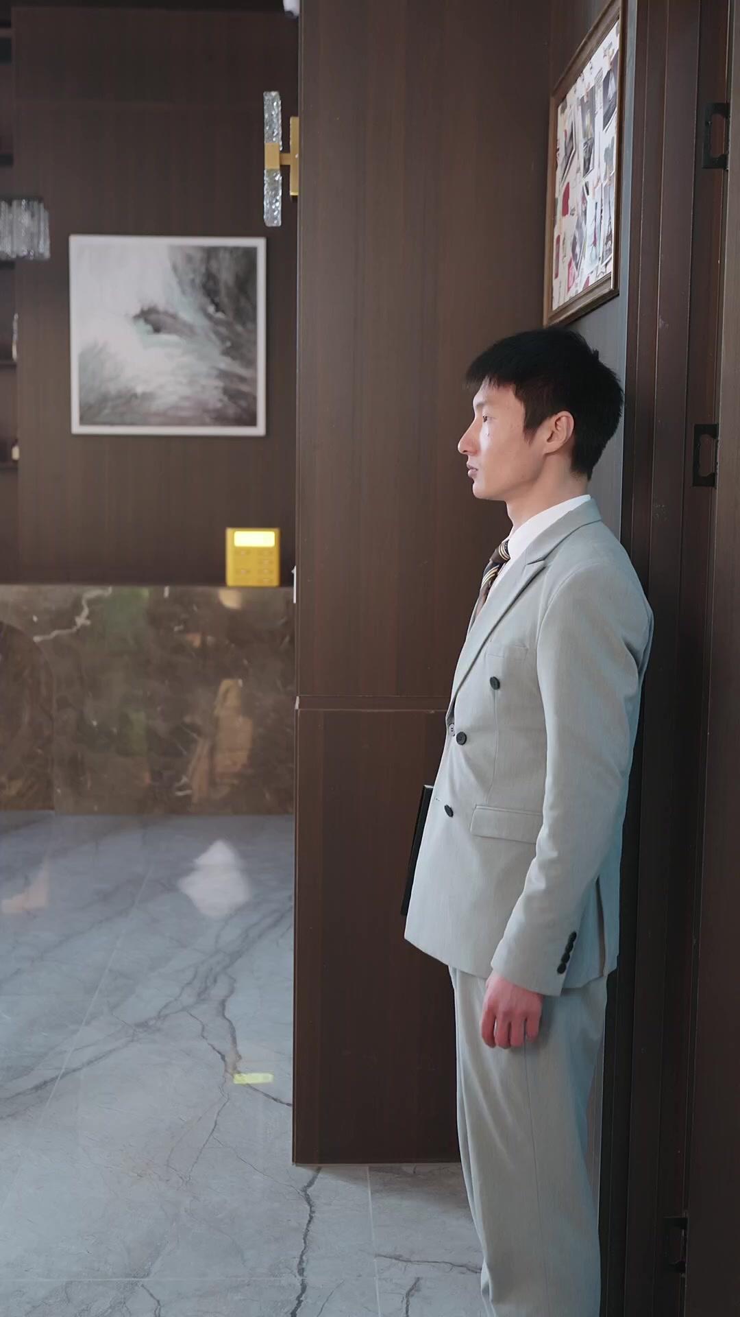 Rahasia Masa Lalu, Cinta dan Balas Dendam