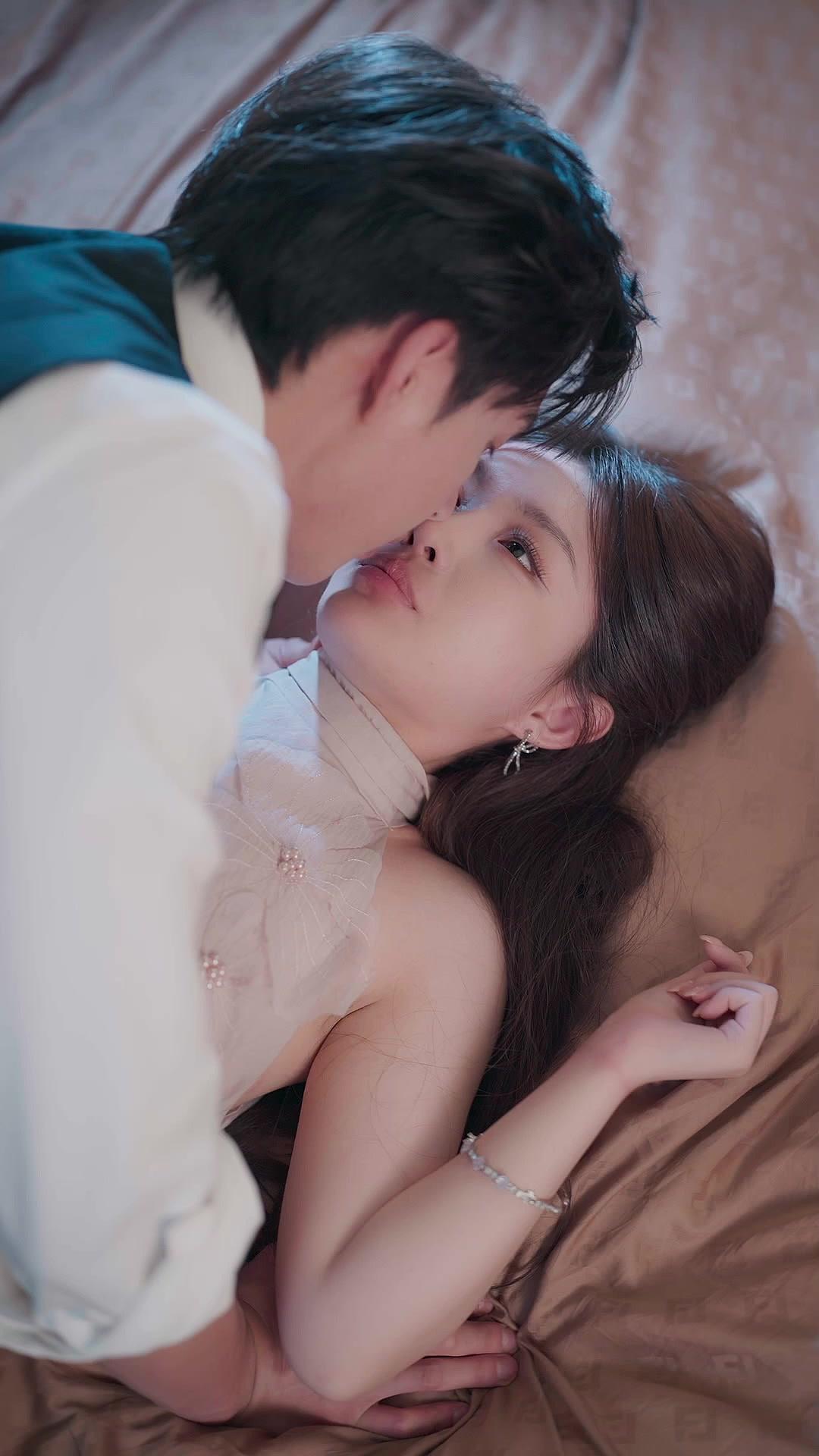 Tiga Hati, Dua Ikatan