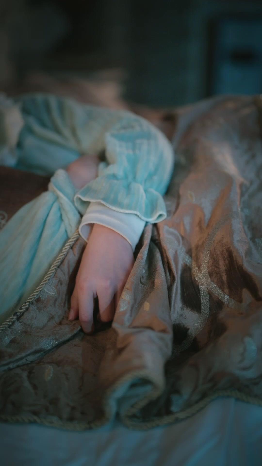 Ona Yaklaşmak İstedim