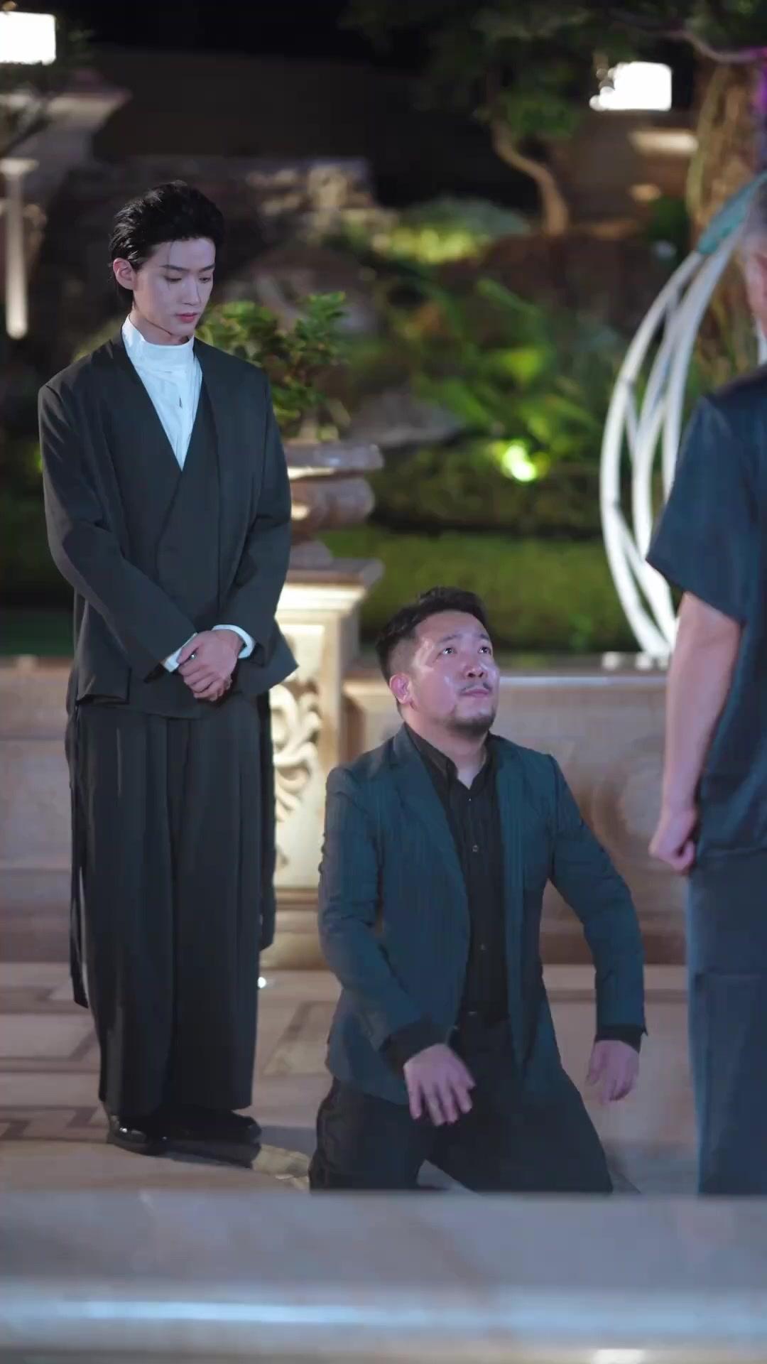 조연이 극본을 찢었다