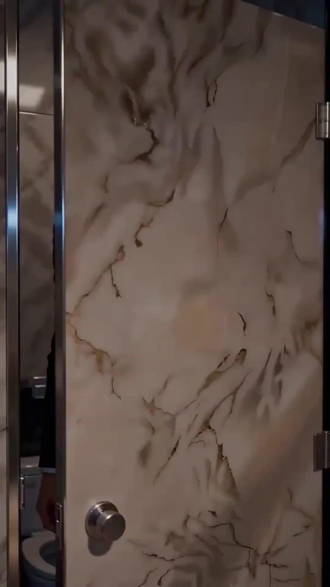 (吹き替え) 支配する女、される男 