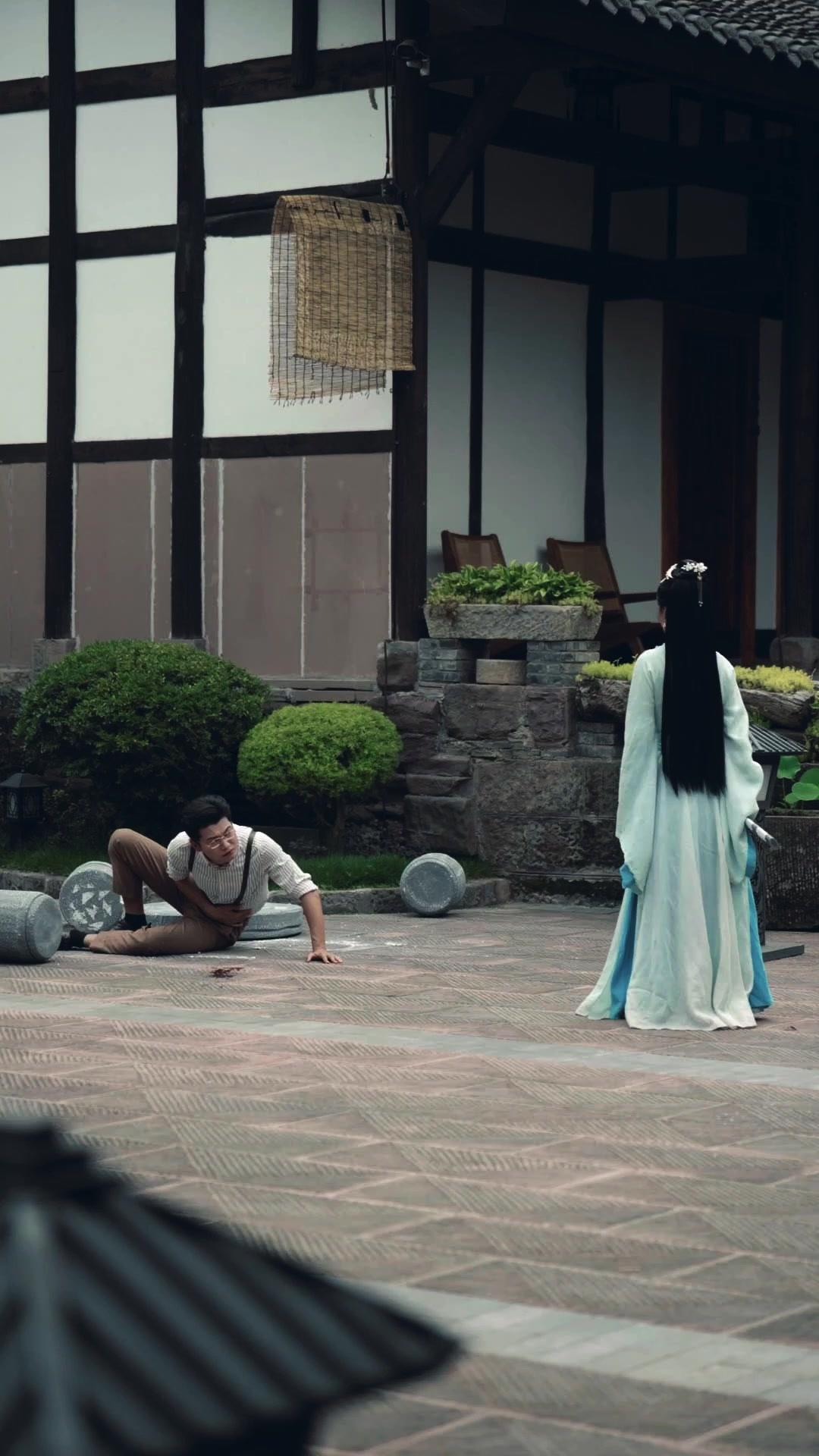 Kriegsheilige: Kronen aus Blut und Zeit