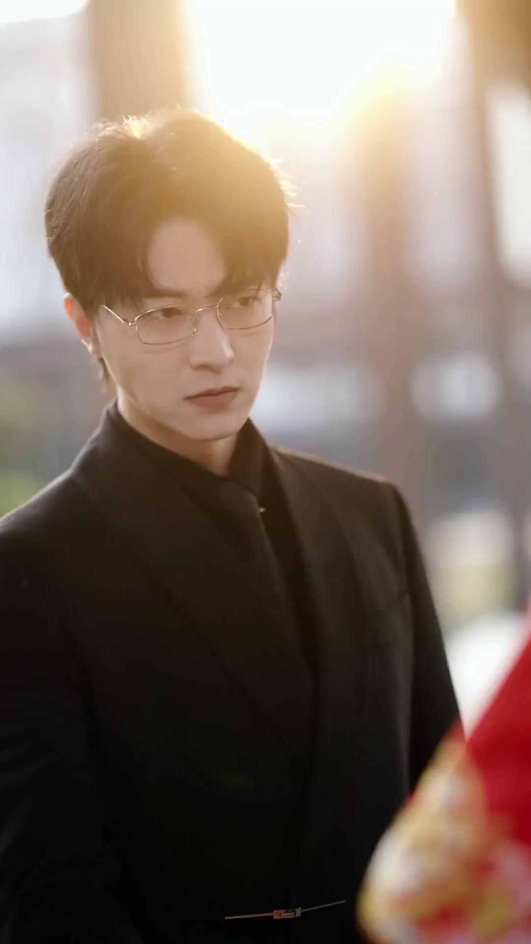 (Dublajlı) İki Hayat, İki Aşk, İkisi de Boş