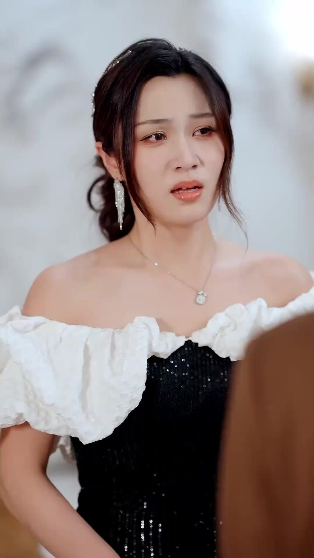 (Sulih suara) Apa Rahasia Boneka itu?