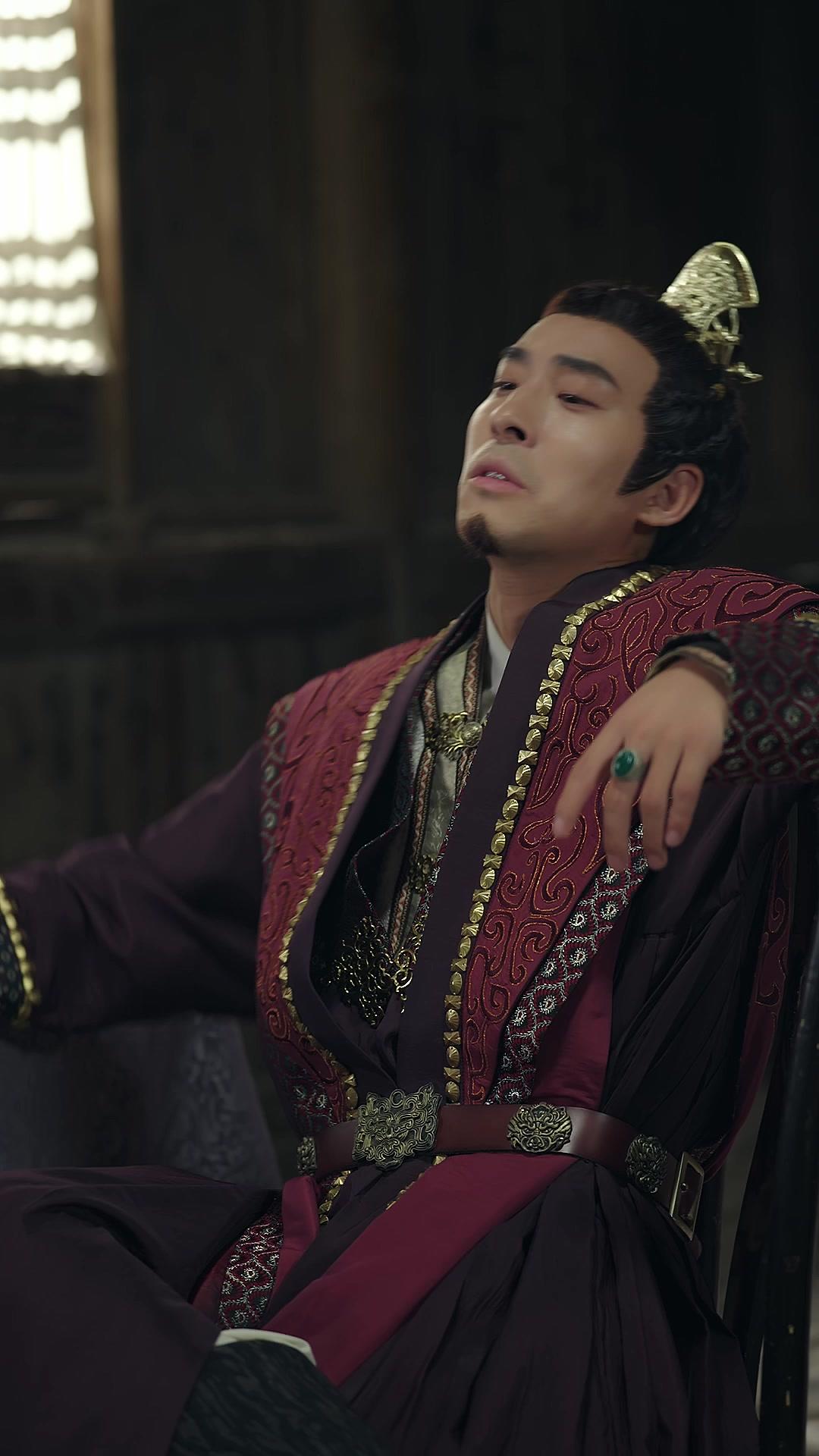 Himmlisches Schwert, irdischer Held