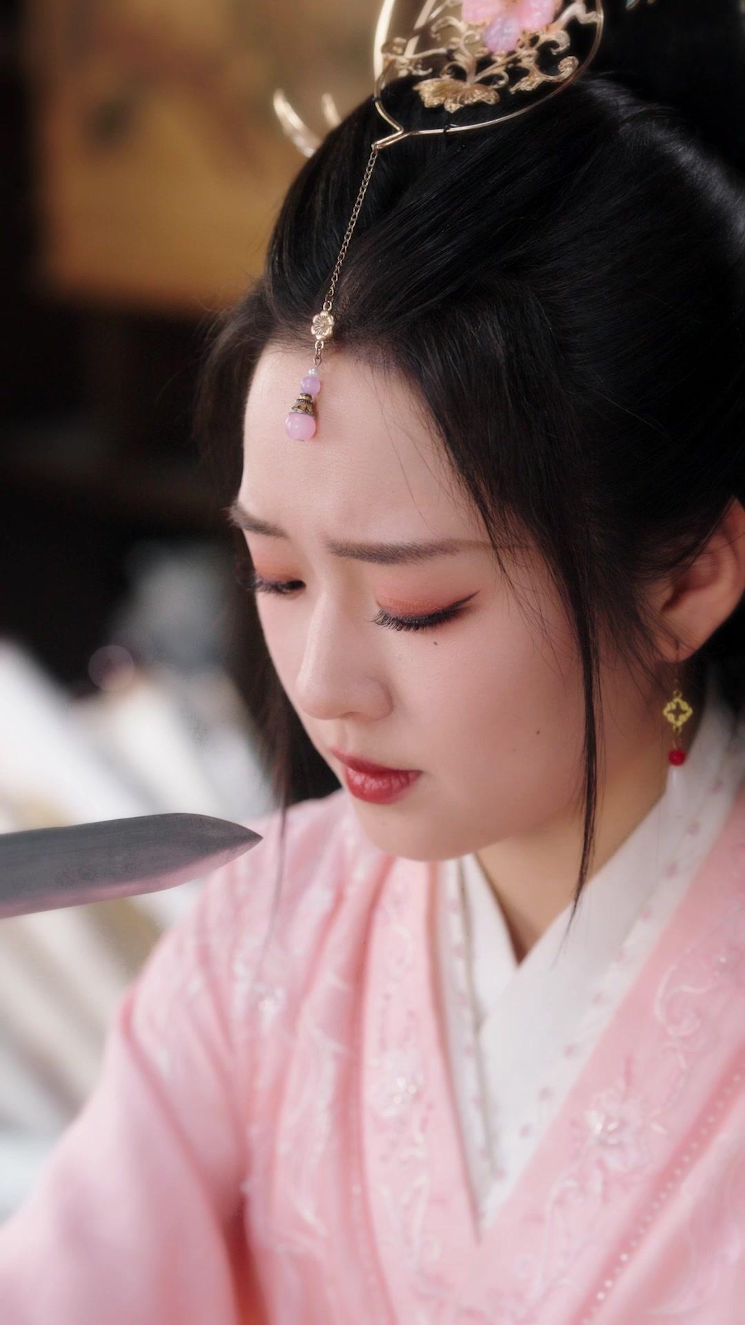 She Will Burn the Throne