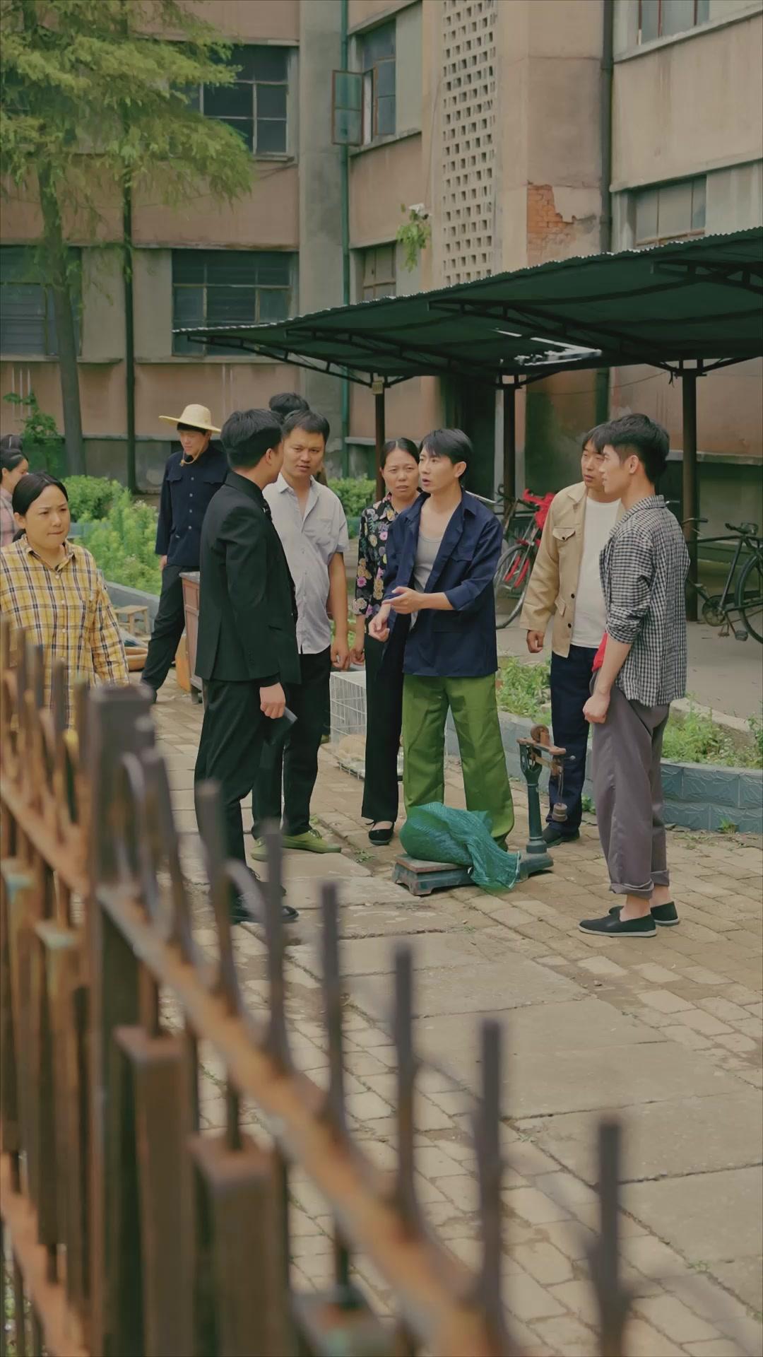 من القمار إلى القمة