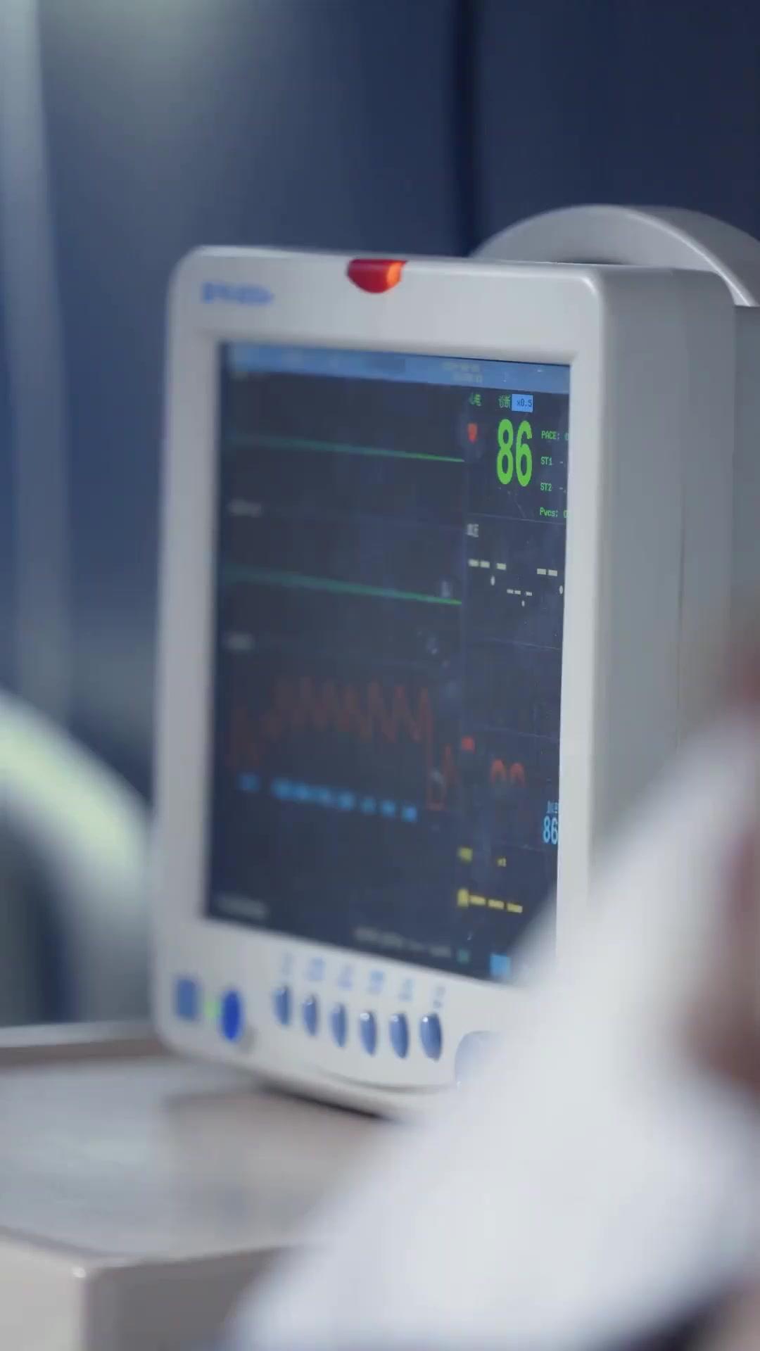 L’USURPATRICE ET SON ENNEMI