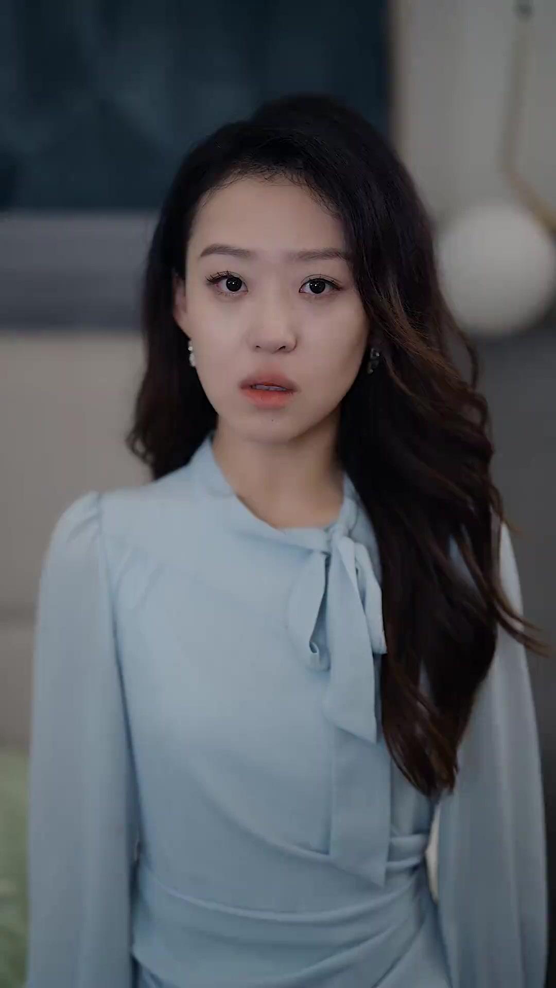 Nghe Nói Tôi Là Nốt Chu Sa Của Chồng Cũ