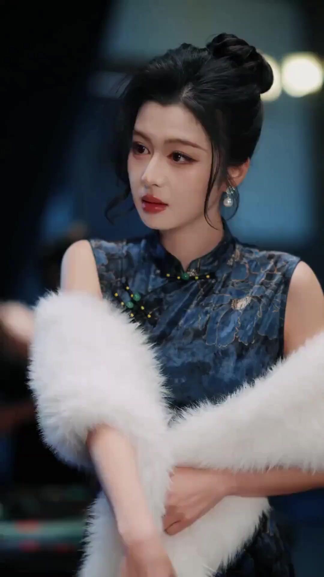 (Dubbed) This Chef? He's Gamble King!