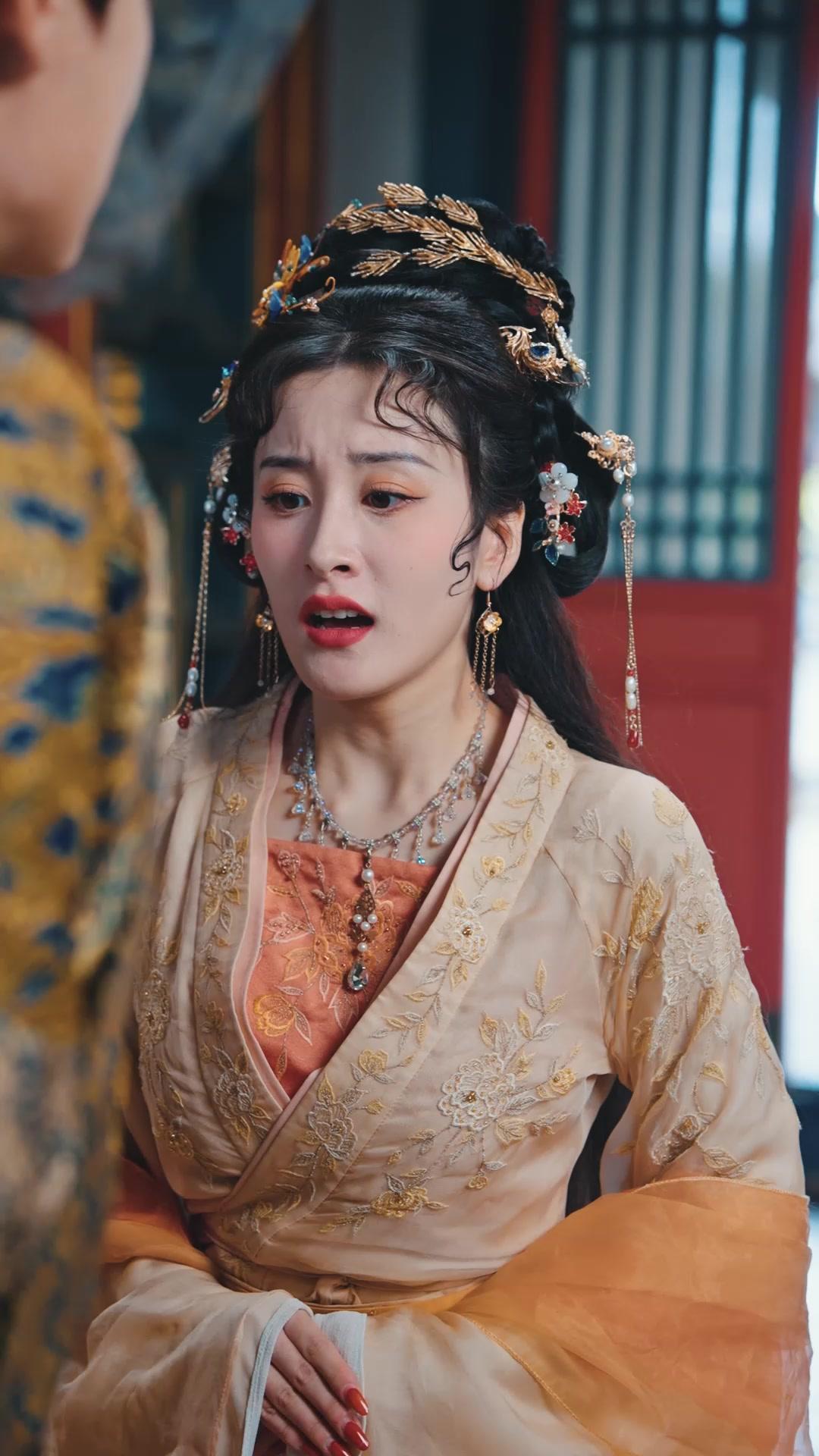 Ibuku dayang, Aku Kaisar