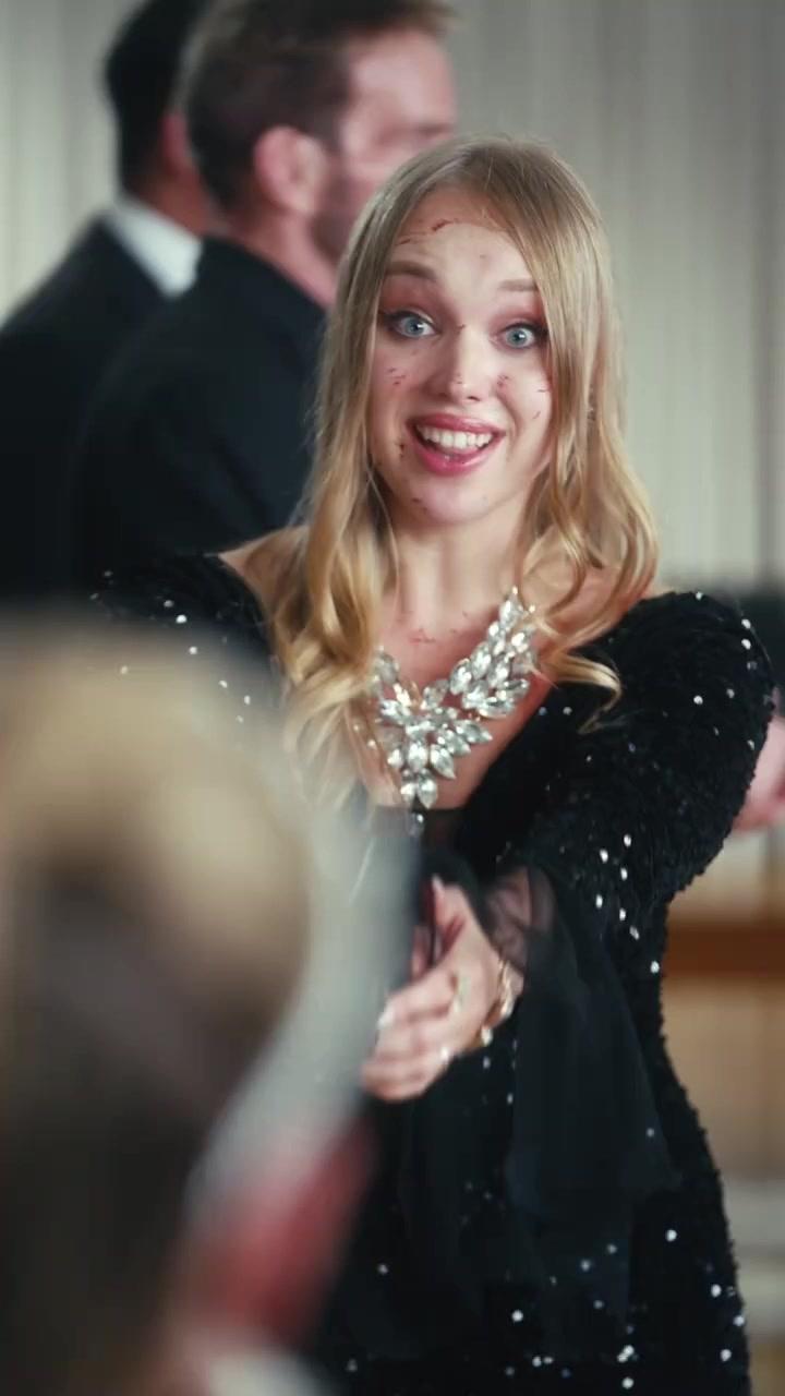 After Switched Fiancé, I Married a Mafia Boss