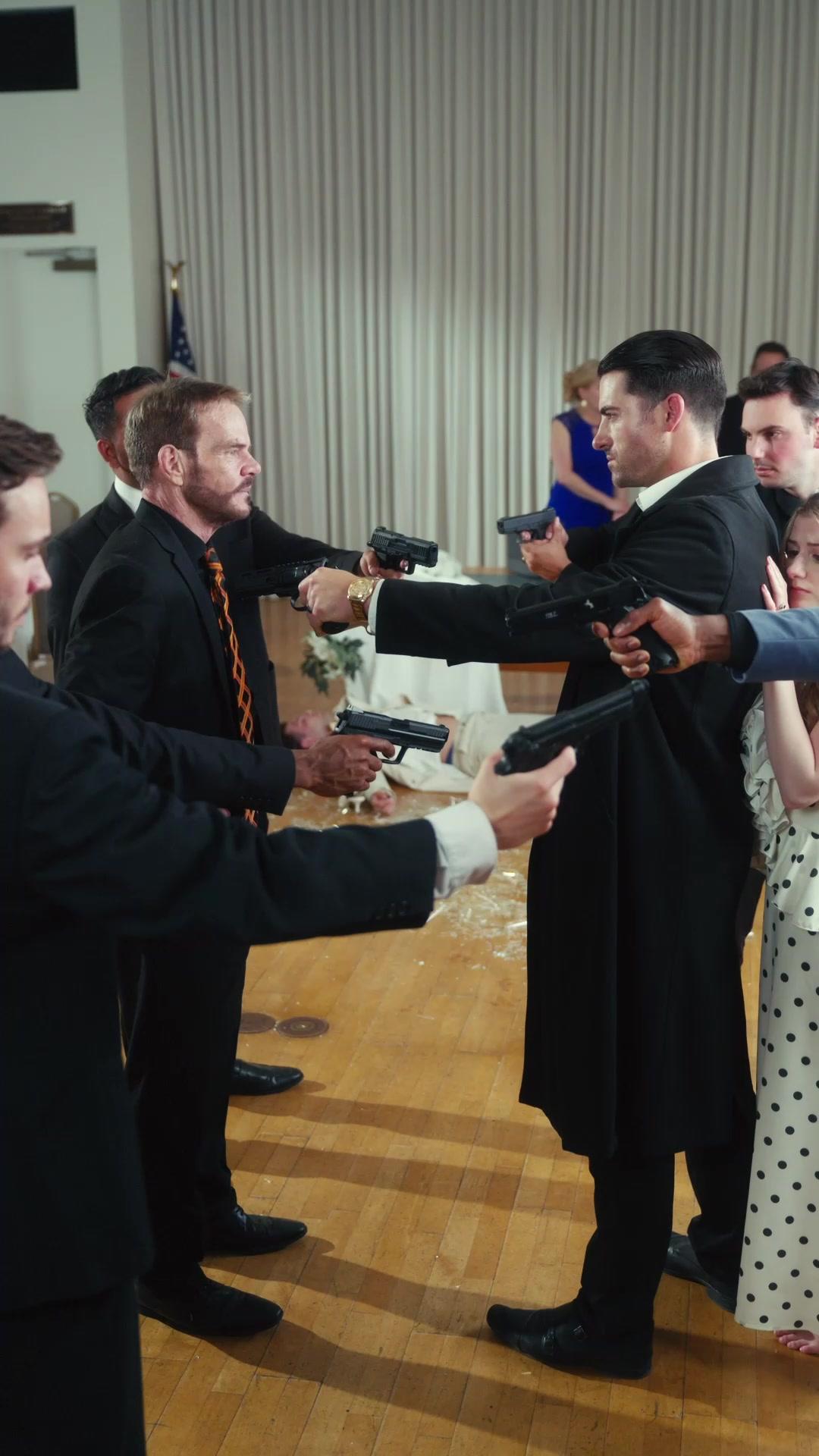 After Switched Fiancé, I Married a Mafia Boss