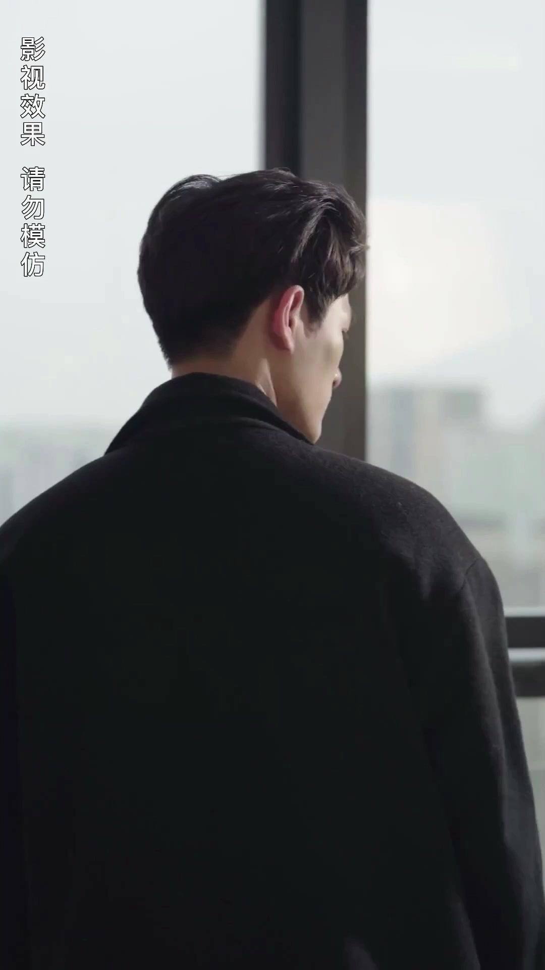 LA CHUTE ET LA COURONNE