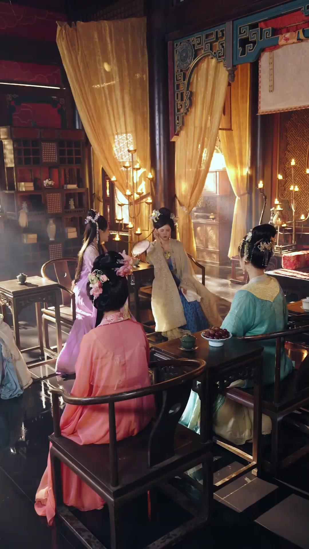 Las hermanas renacen en la guerra del palacio