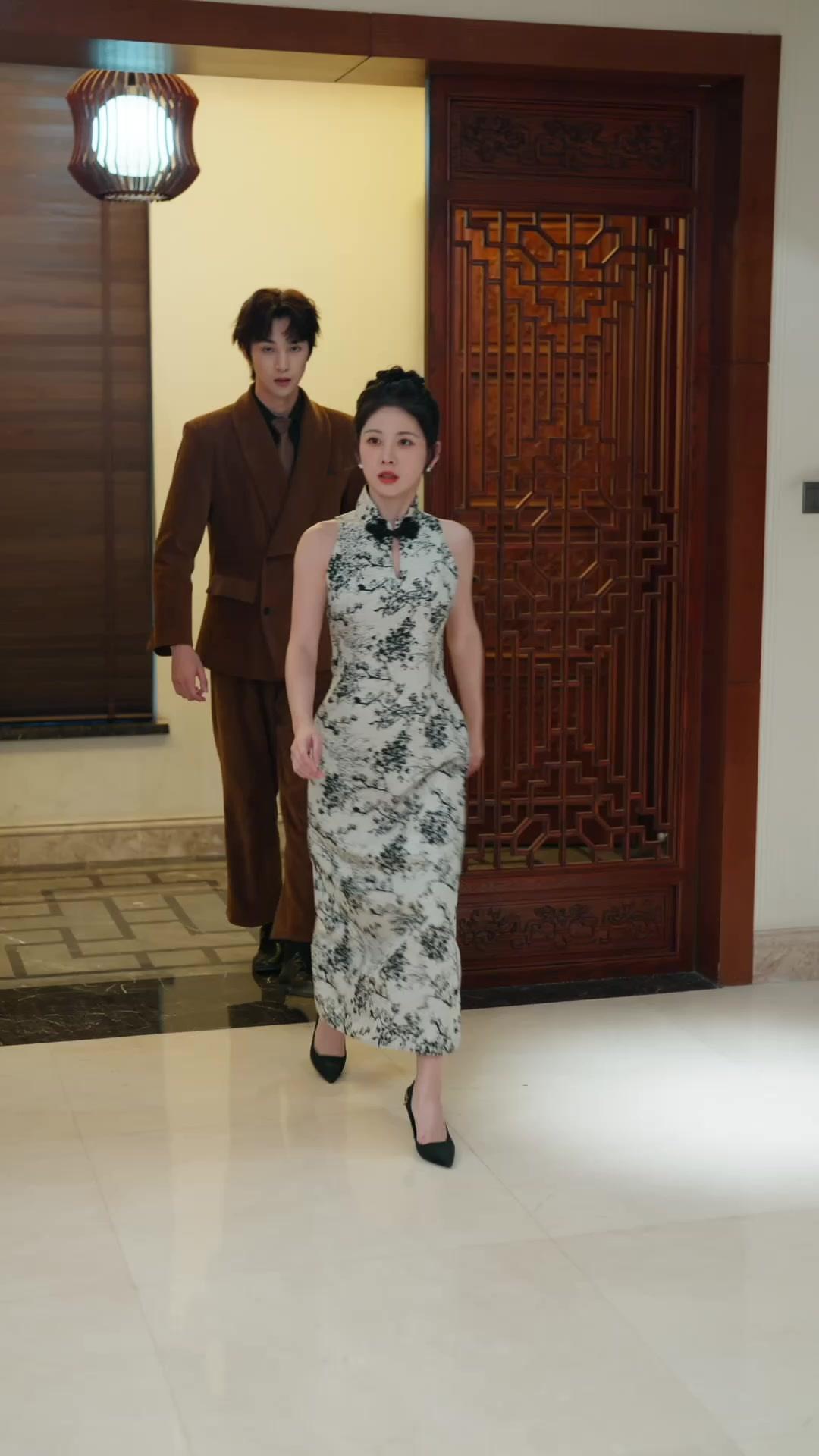 Divorced & Unmasked: The AI Queen Rules.