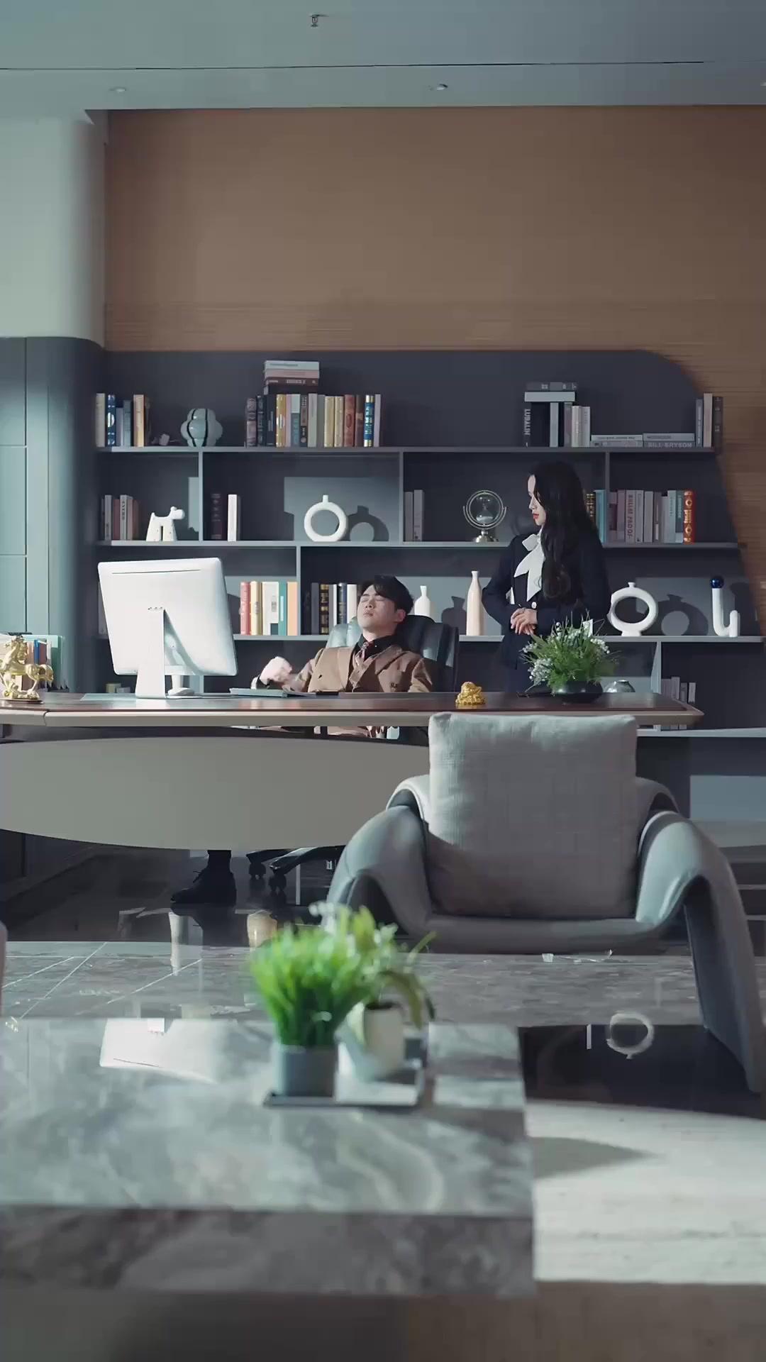 捨てられた私を世界一の男が溺愛する