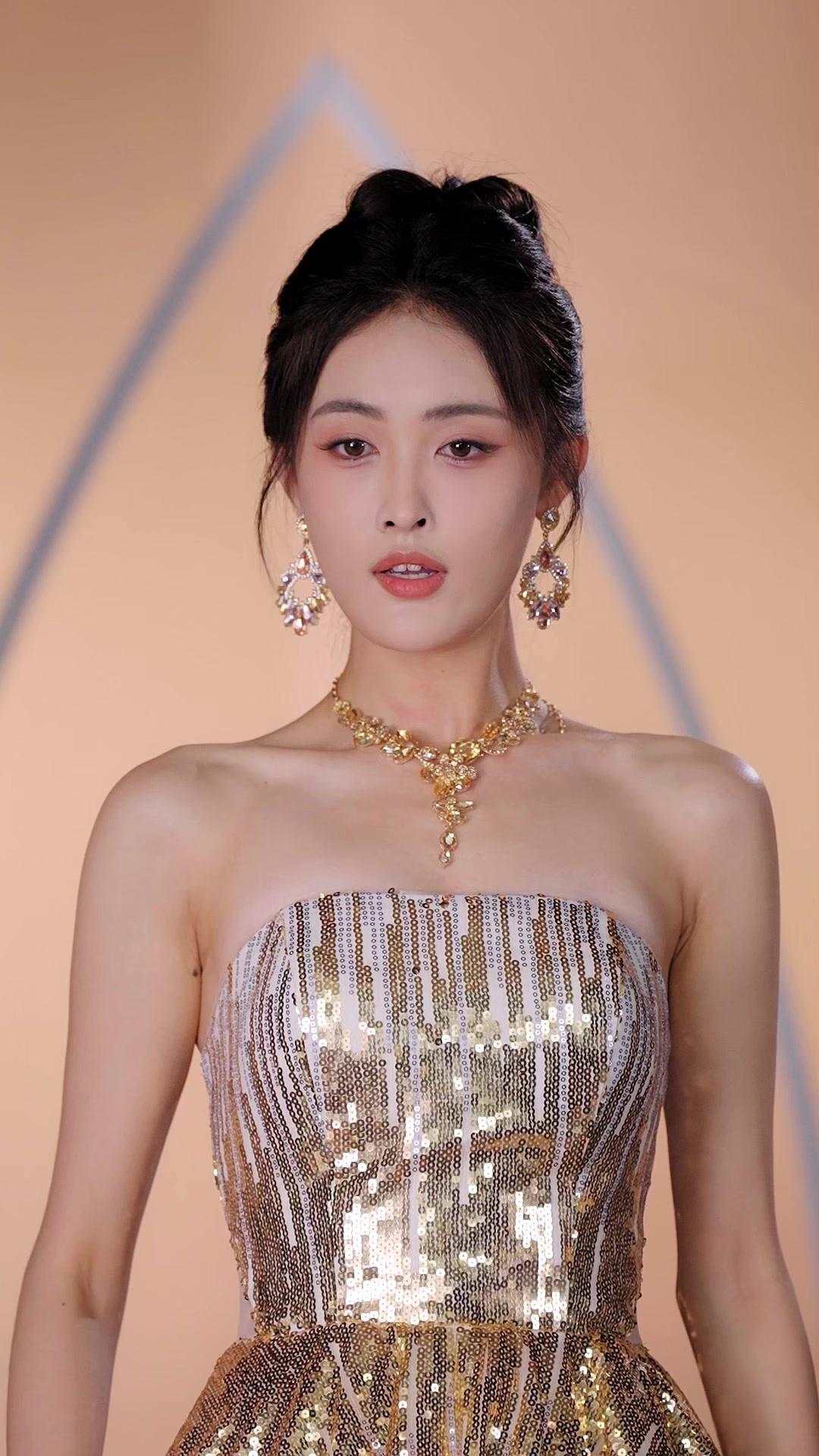 ฟื้นชีพ ราชินีเอาคืน