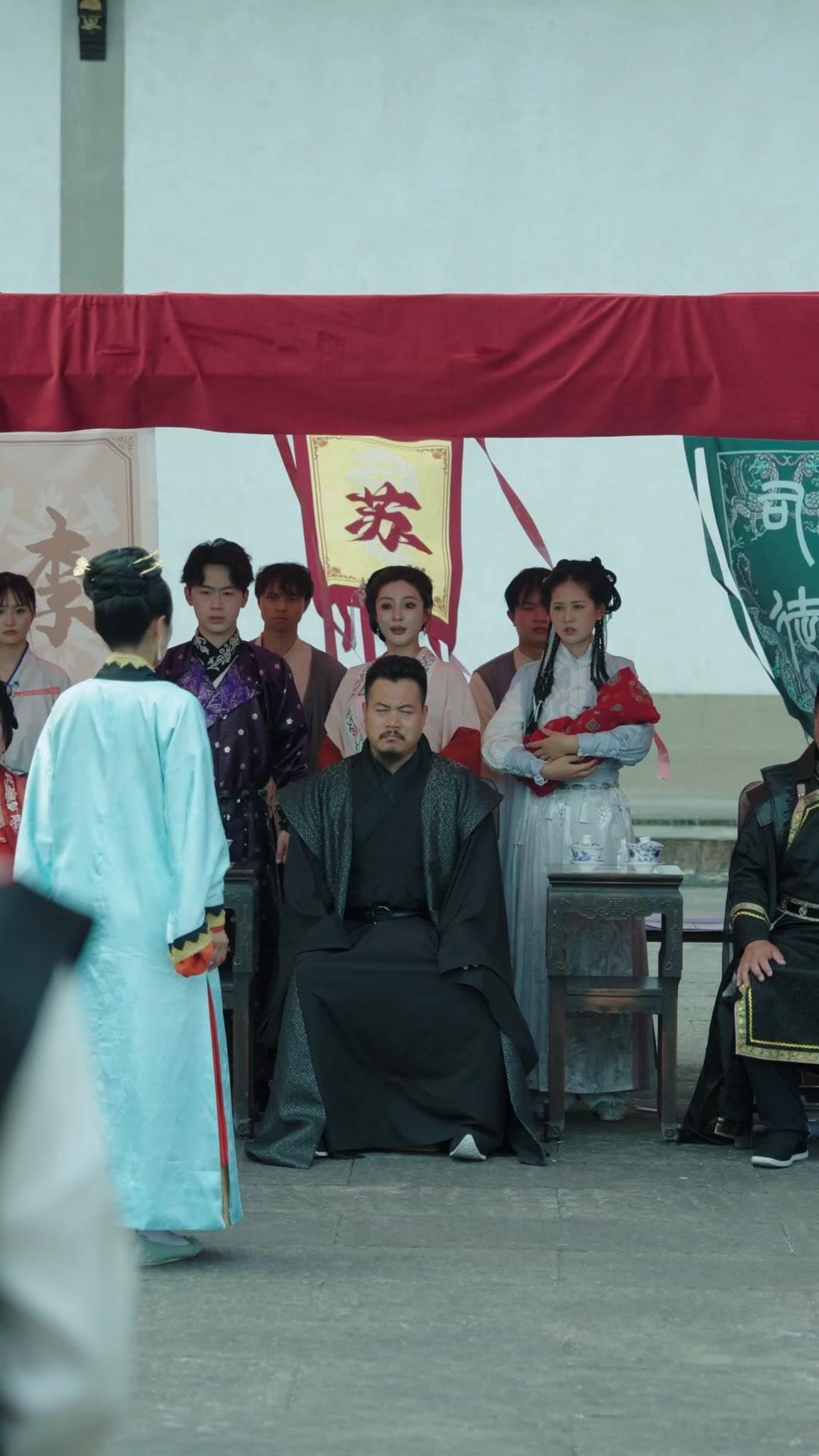 Jangan Berisik, Dewa Silat Lahir