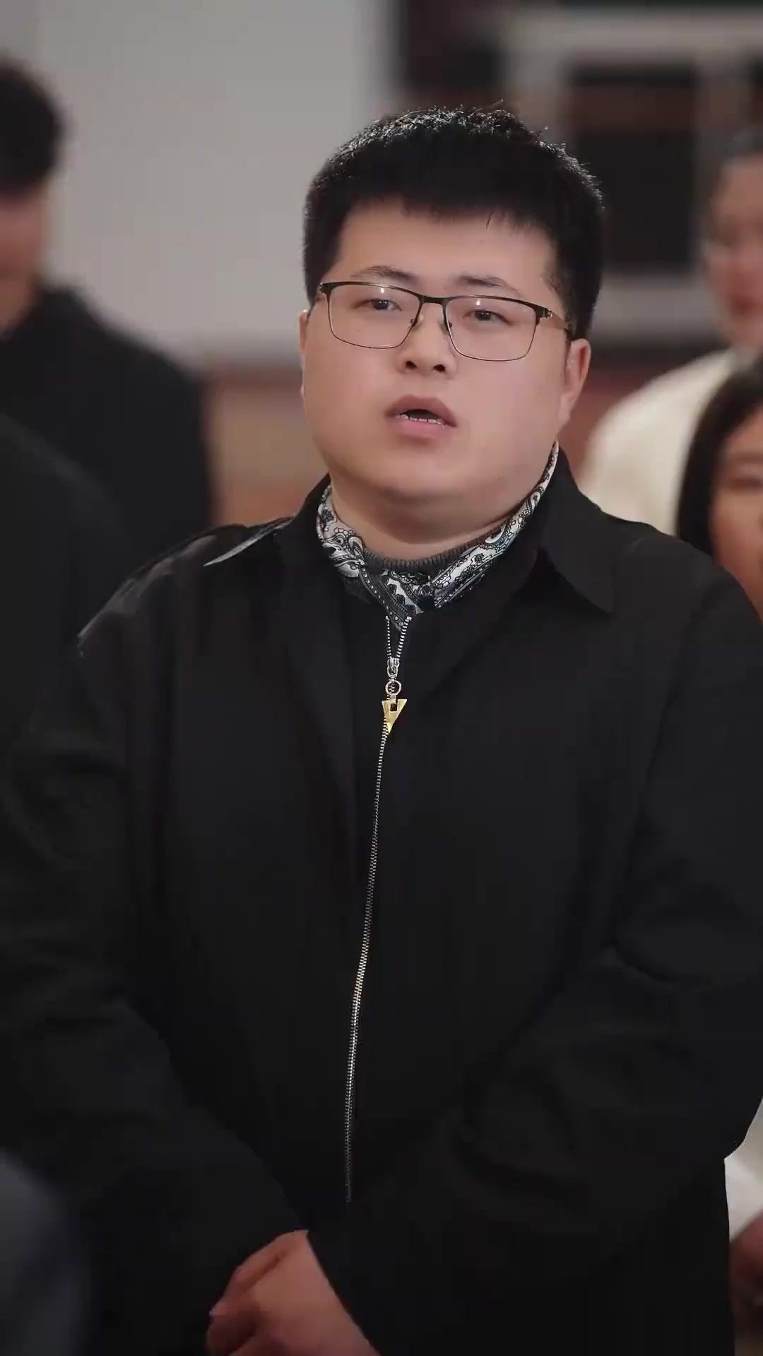 Long Uy Trấn Thiên Hạ