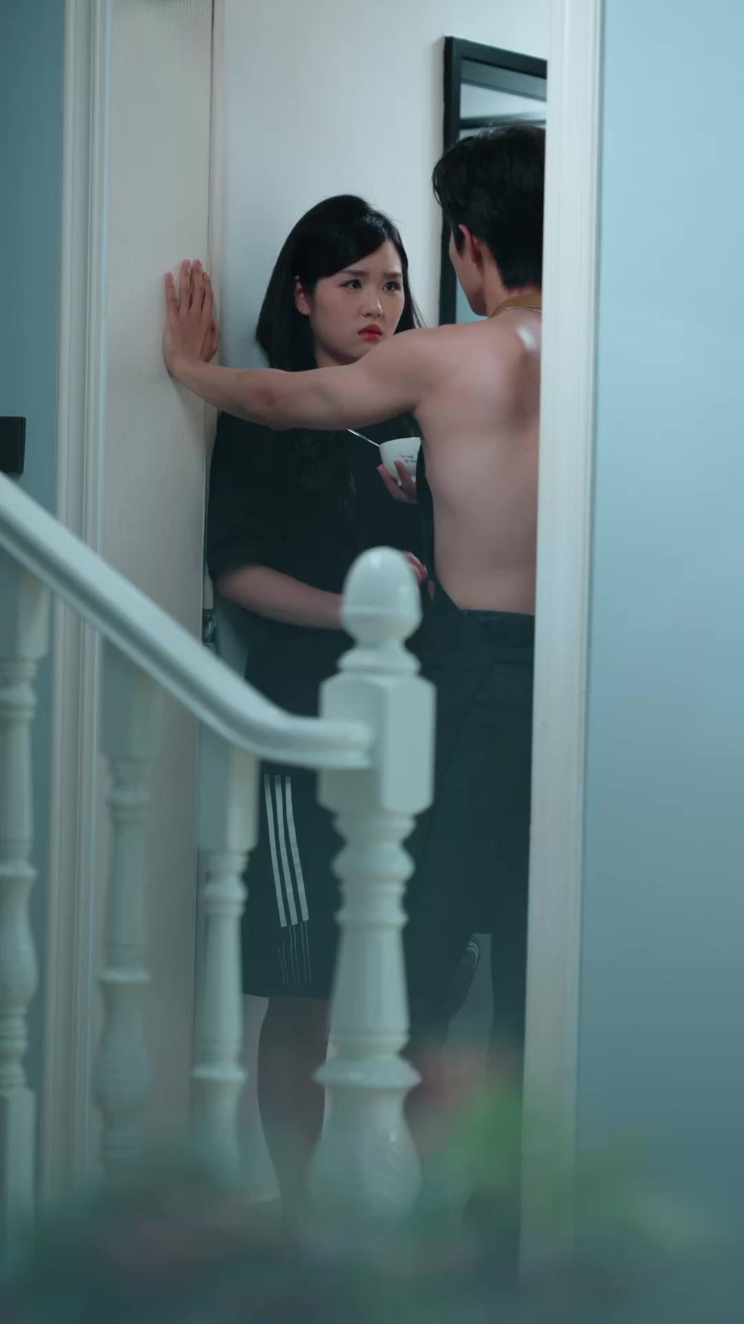 Dalam Pelukannya, Aku Bebas