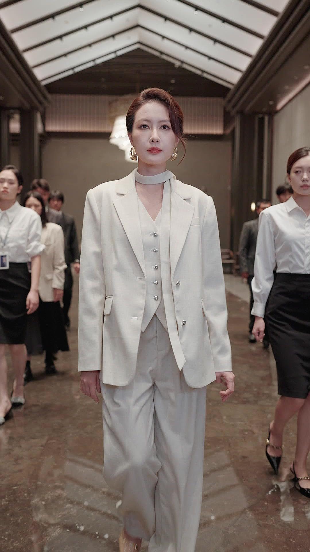 辦公室風暴：從總裁妻到董事長