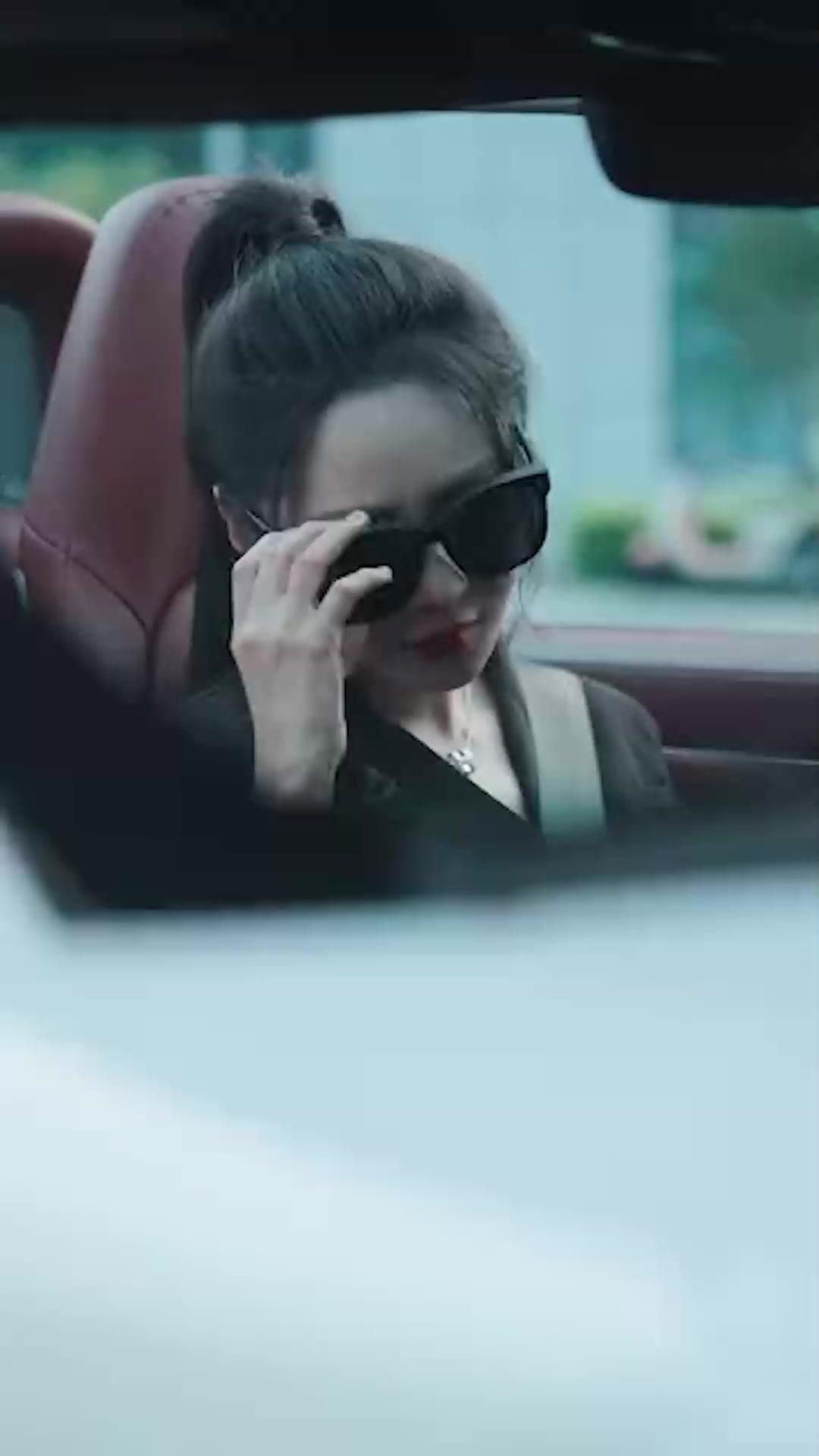 Ani Evlilik Tatlı Eş Büyük Patron