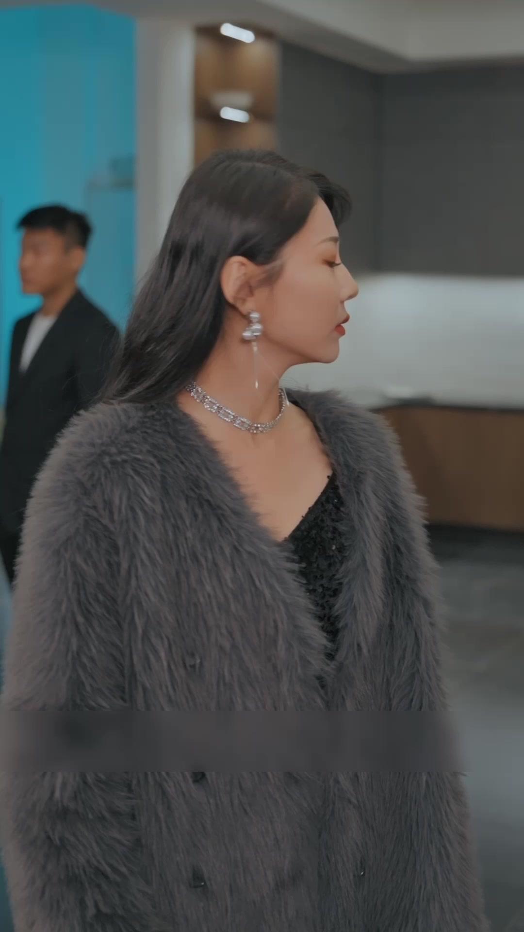 Istri Bos Bosan, Mulai Kerja Hari Ini