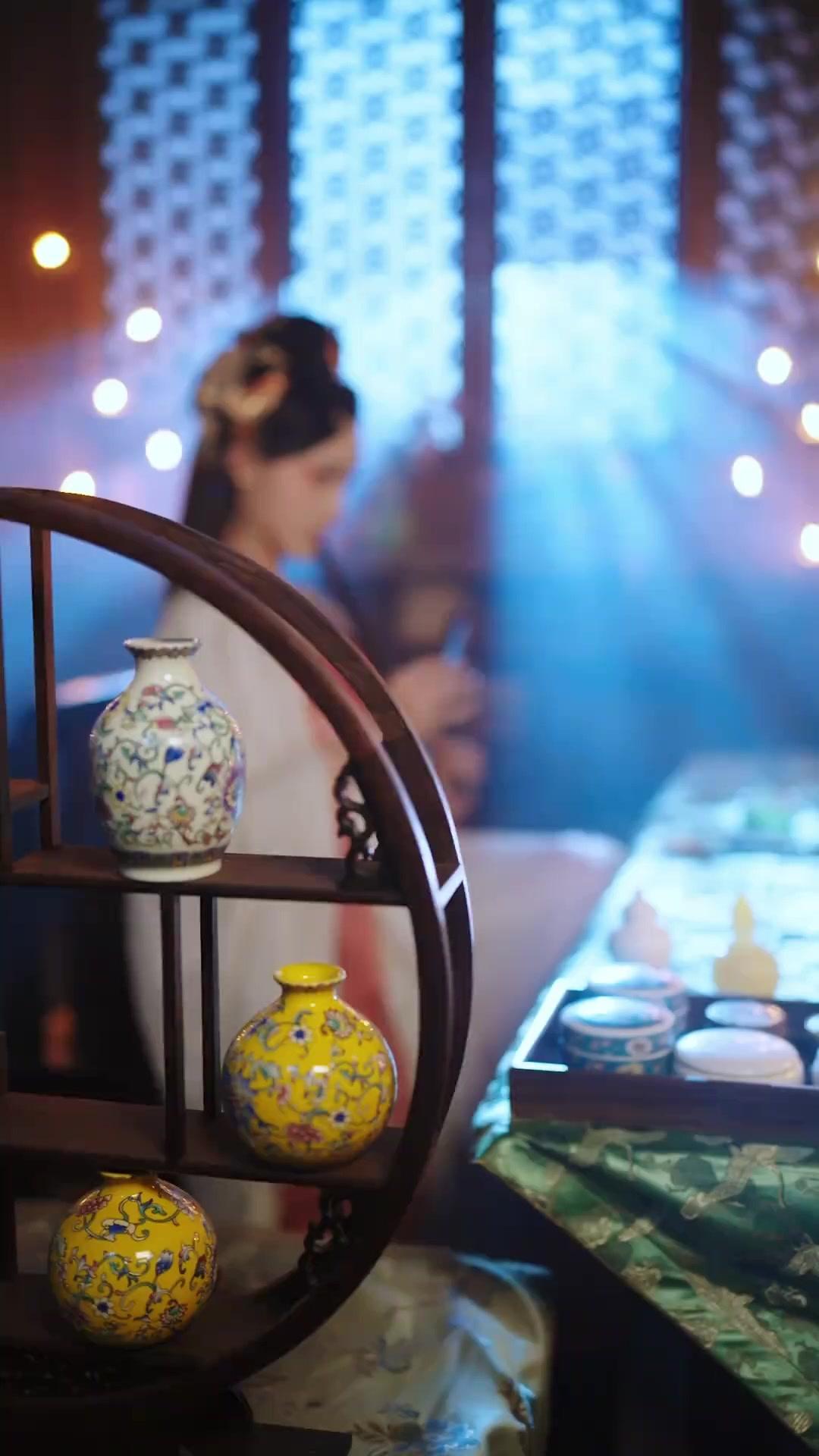 Irmãs Renascem Na Guerra No Palácio