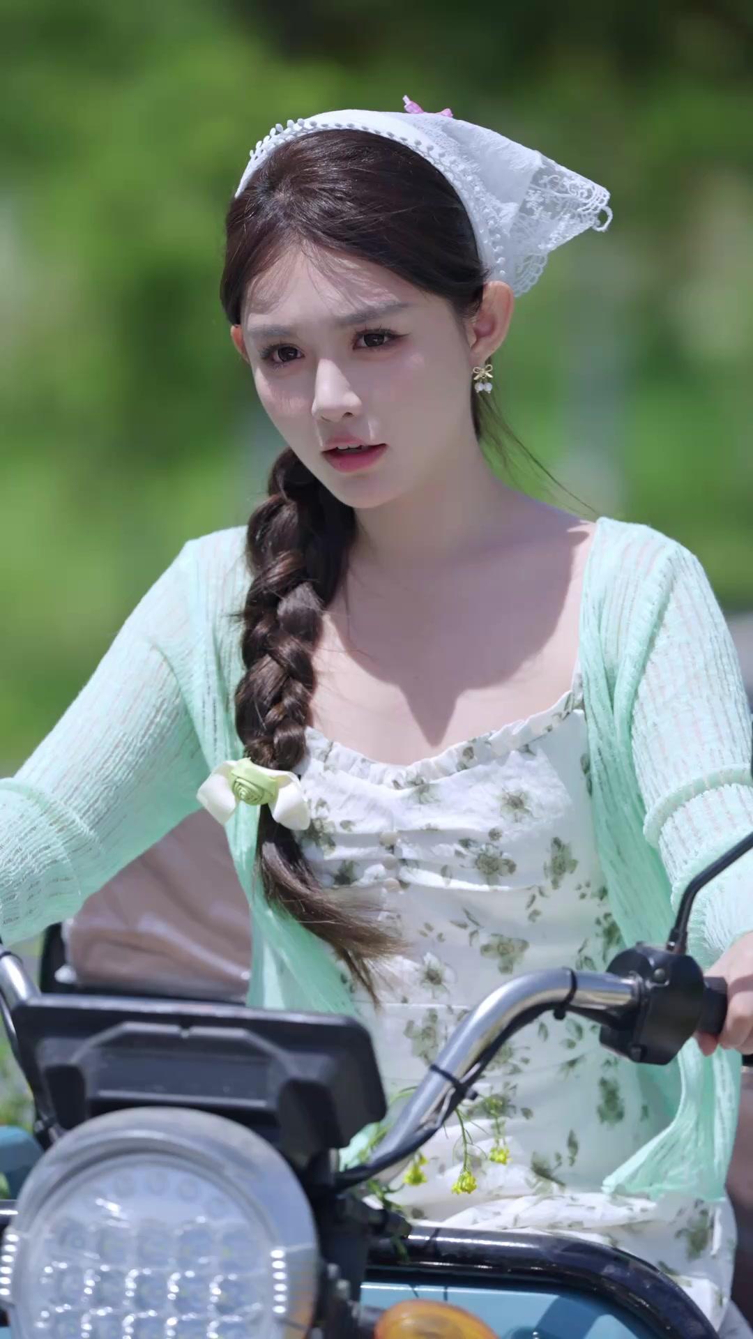 Cinta Petani Cantik dan Pilot Ulung