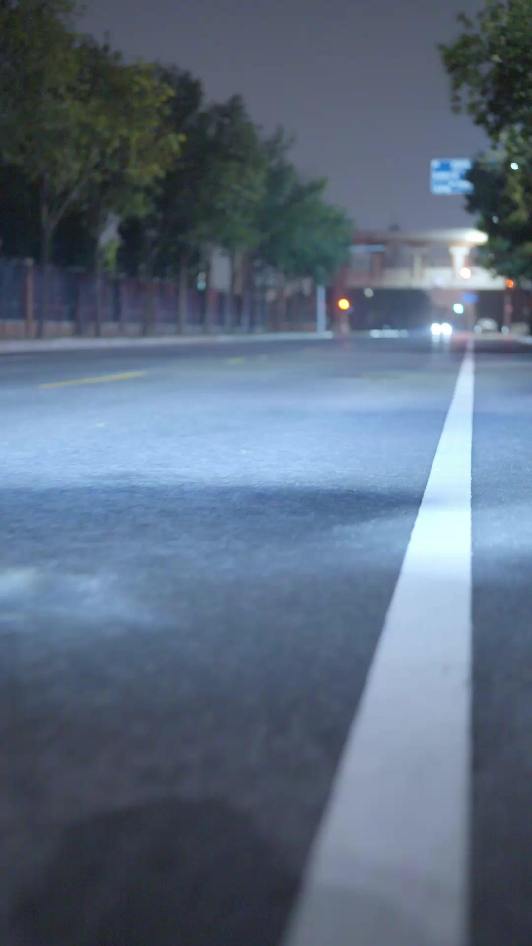 她的法庭，他的黑夜