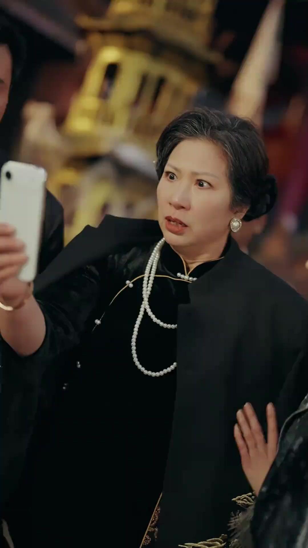 LE RÉVEIL DE L'IMMORTELLE